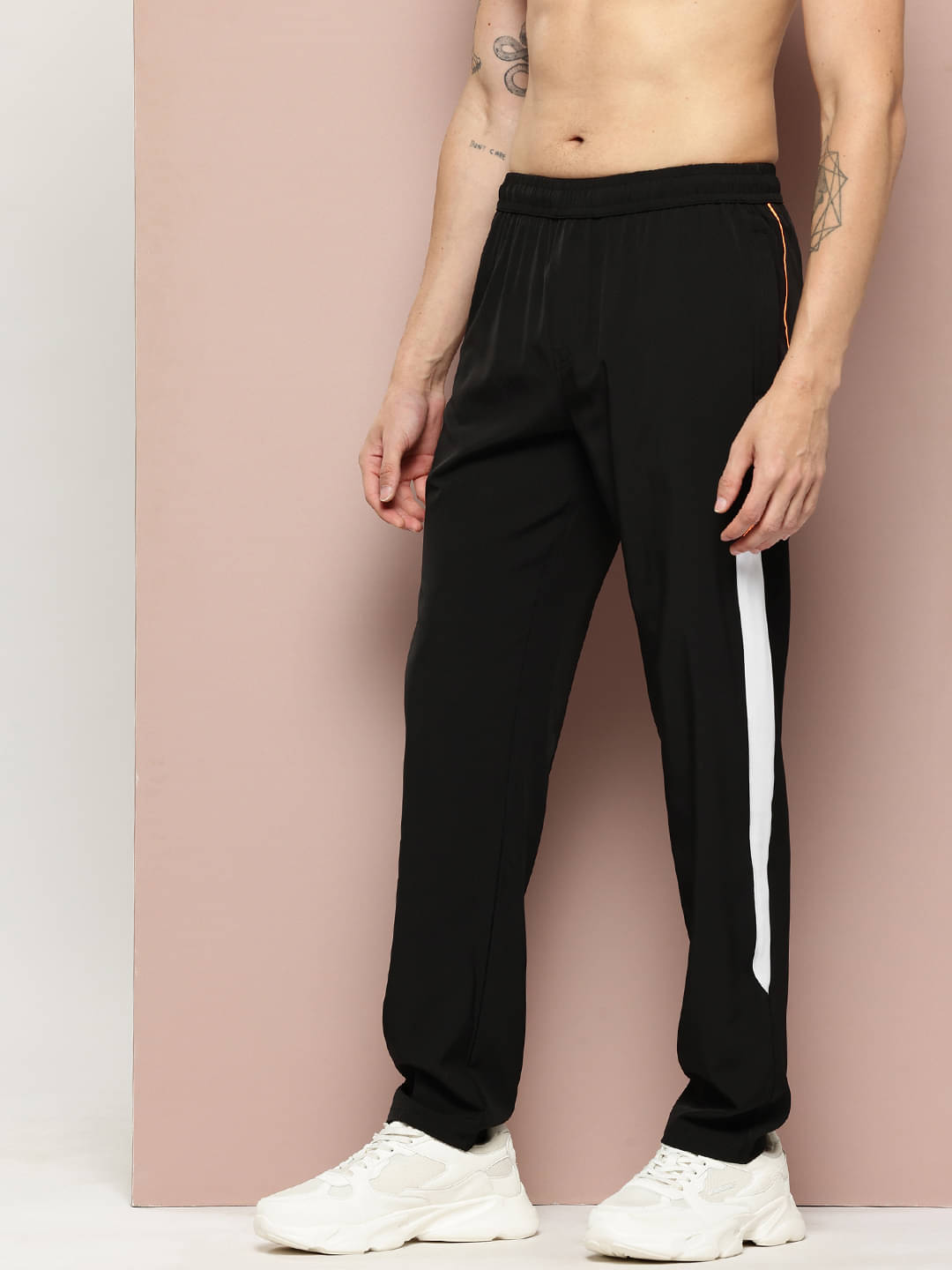 Turnfit Black Polyester Men's Trackpants ( Pack of 1 ) Turnfit Black Polyester Men's Trackpants ( Pack of 1 )