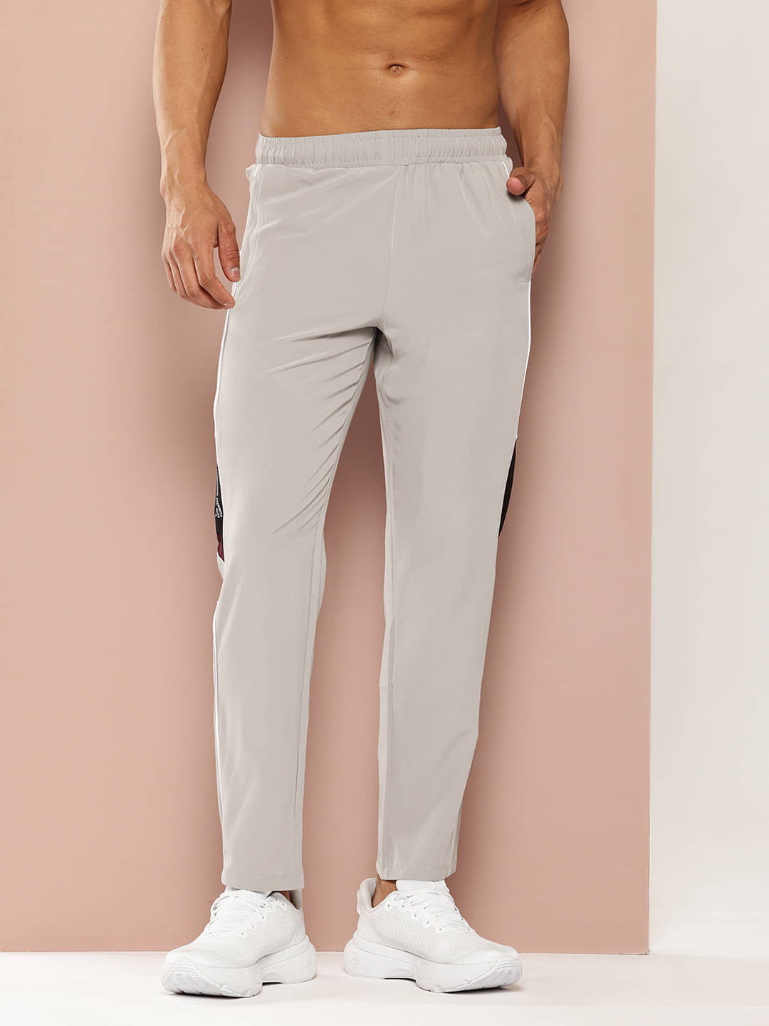 Turnfit Light Grey Polyester Men's Trackpants ( Pack of 1 ) Turnfit Light Grey Polyester Men's Trackpants ( Pack of 1 )