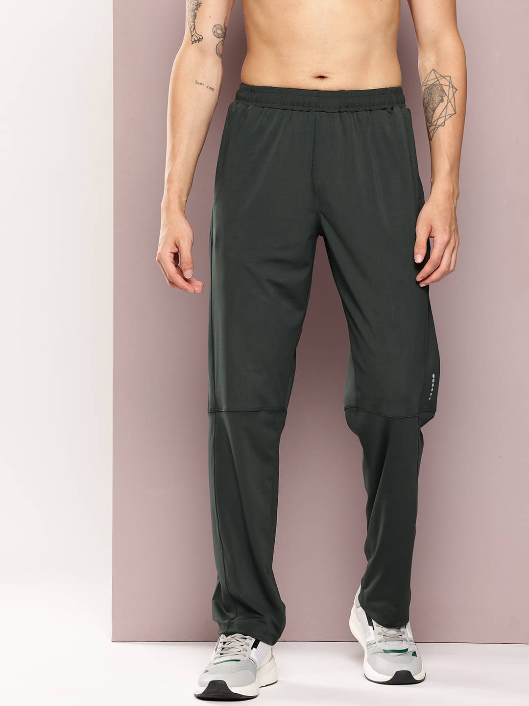 Turnfit Olive Green Lycra Men's Trackpants ( Pack of 1 ) Turnfit Olive Green Lycra Men's Trackpants ( Pack of 1 )