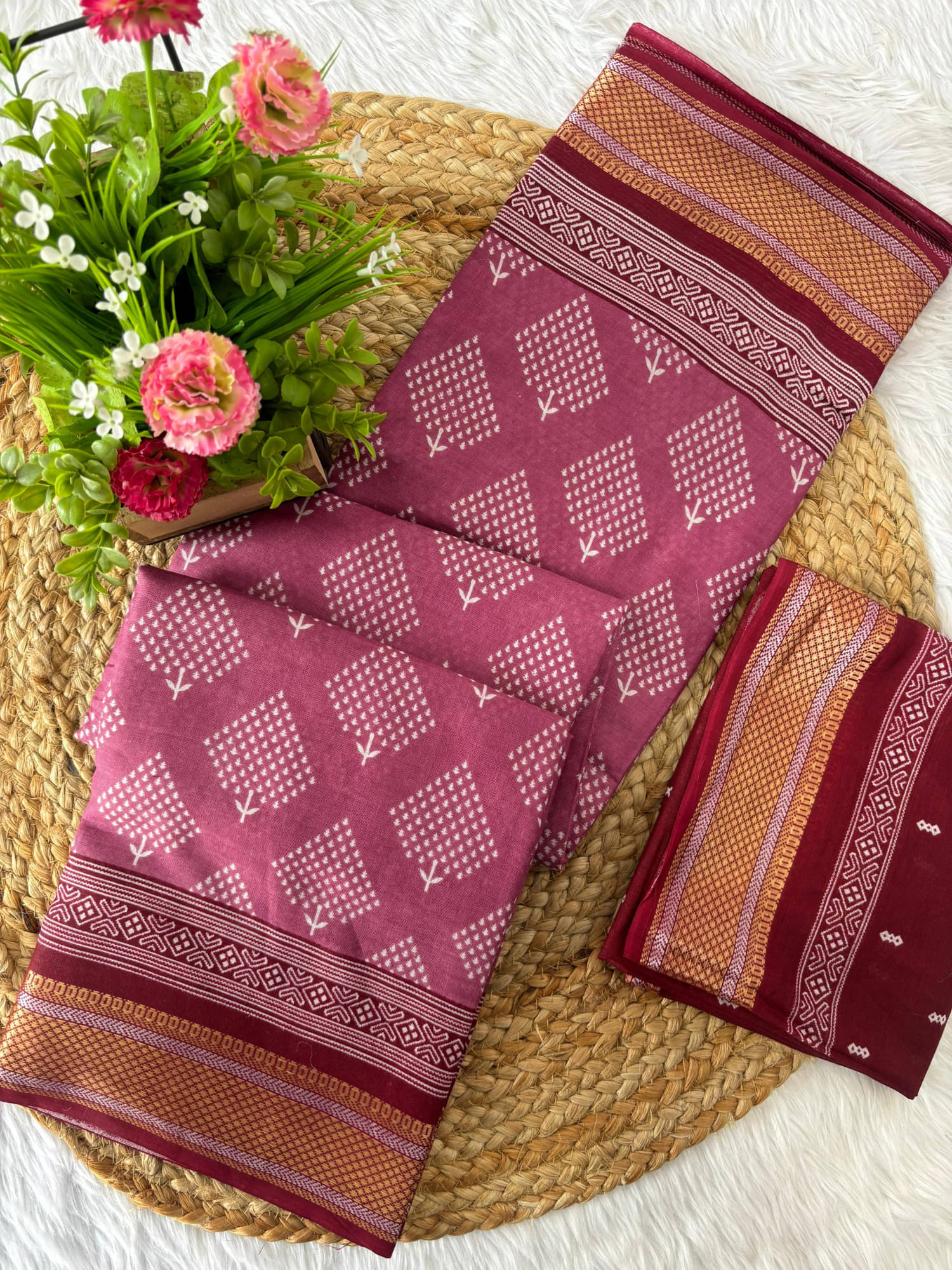 vesta exports Cotton Applique Bandhani Sarees With Unstitched Blouse Piece ( Pink )     			vesta exports Cotton Applique Bandhani Sarees With Unstitched Blouse Piece ( Pink )