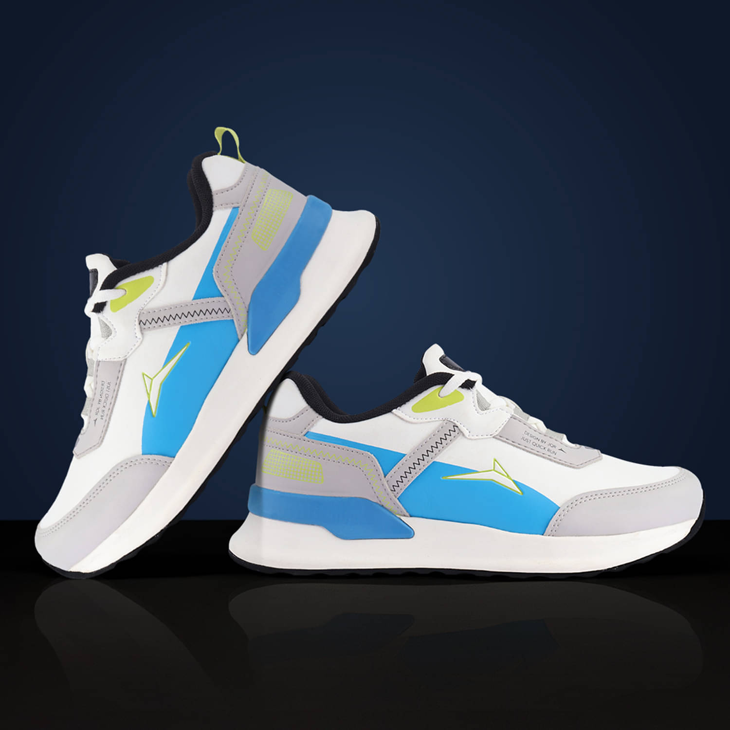    			JQR PADDINGTON White Men's Sneakers