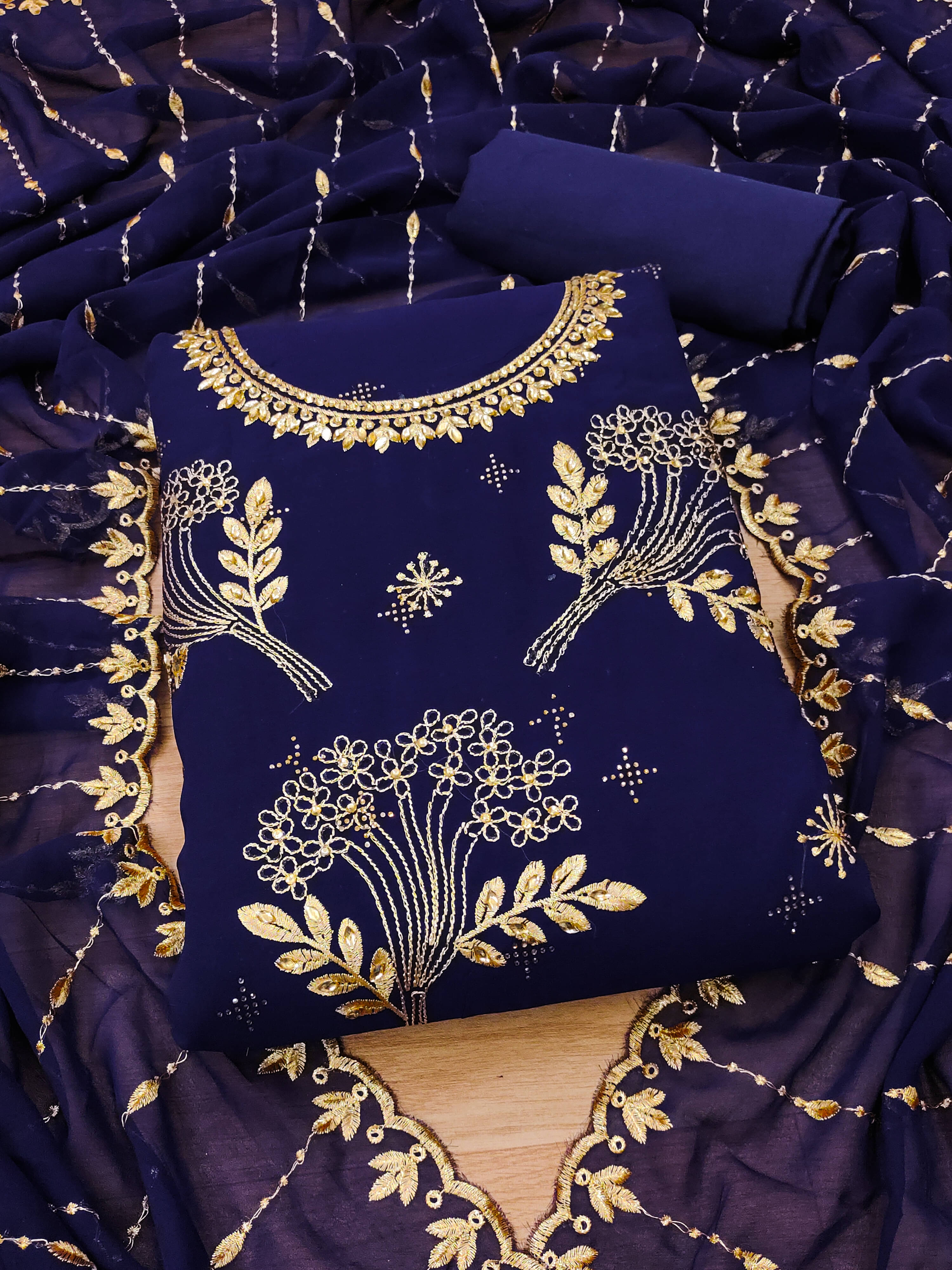 Nayanthara Trends Women Georgette Unstitched Dress Material ( Blue ) Nayanthara Trends Women Georgette Unstitched Dress Material ( Blue )