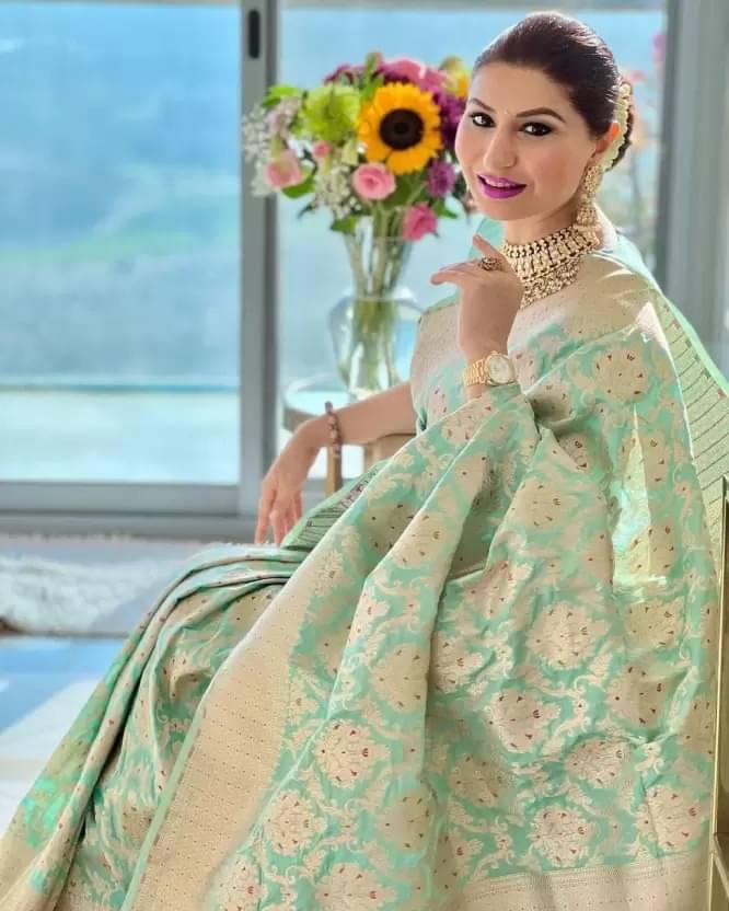     			Suali Silk Woven Banarasi saree With Unstitched Blouse Piece ( Light Green )