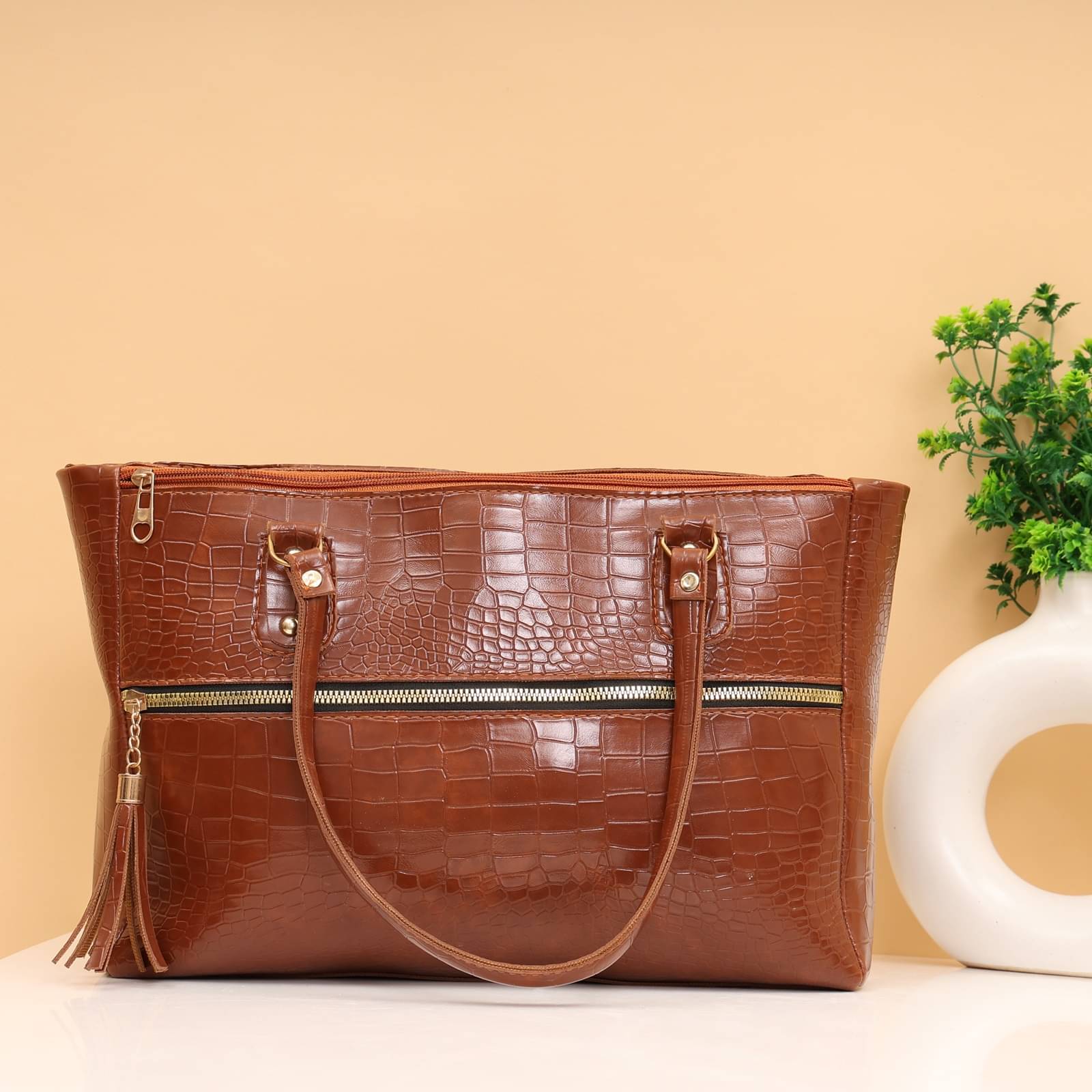    			UOB Tote Bag Faux Leather Set of 1 ( Tan )