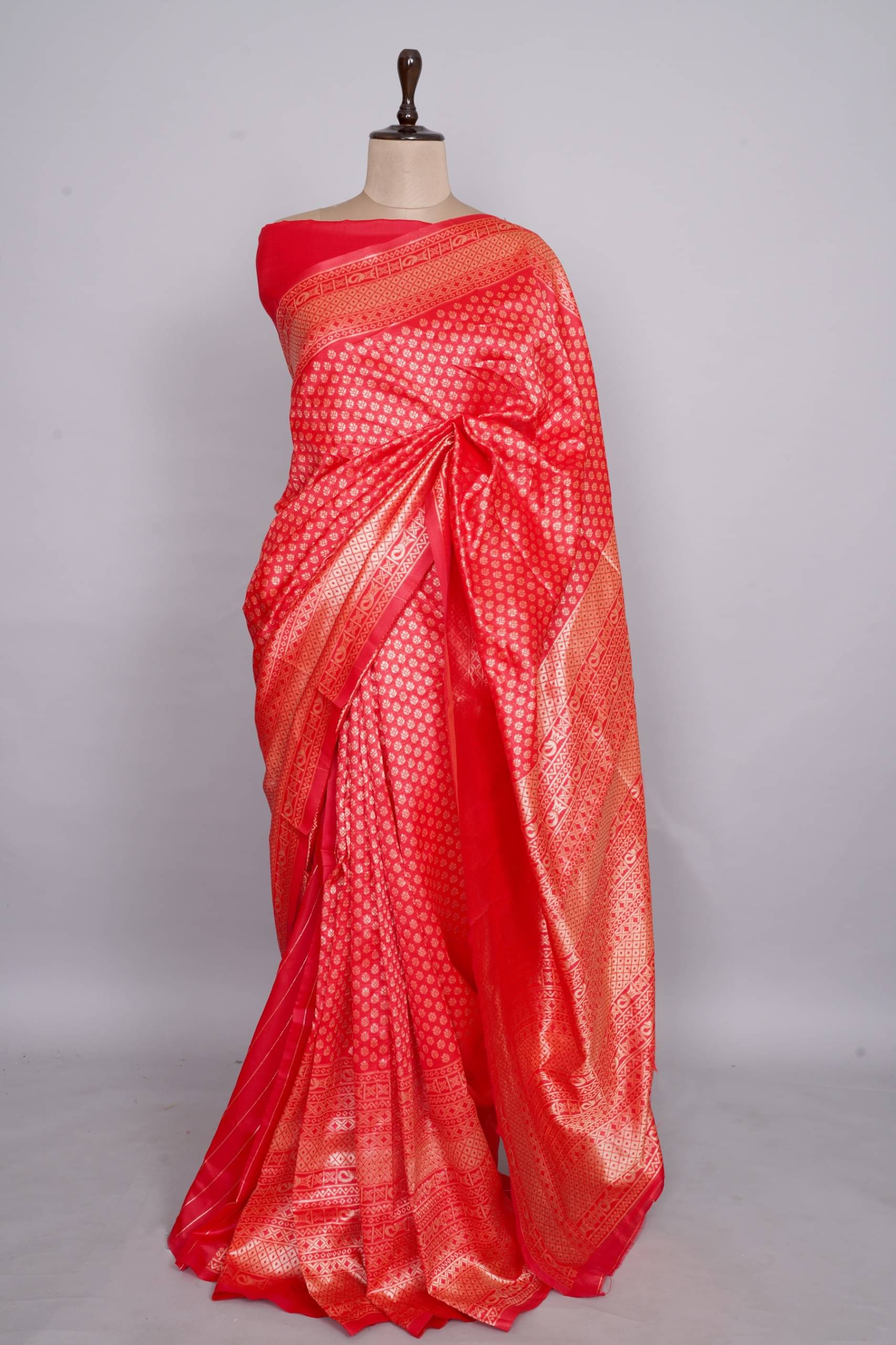 A TO Z CART Jacquard Embellished Banarasi saree With Unstitched Blouse Piece ( Red ) A TO Z CART Jacquard Embellished Banarasi saree With Unstitched Blouse Piece ( Red )