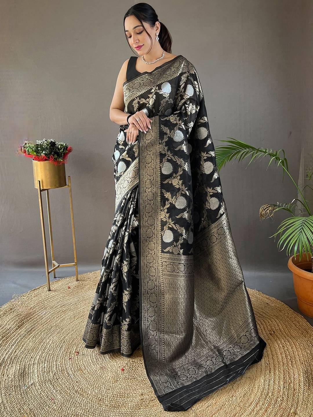 Aika Jacquard Embellished Banarasi saree With Unstitched Blouse Piece ( Black )     			Aika Jacquard Embellished Banarasi saree With Unstitched Blouse Piece ( Black )