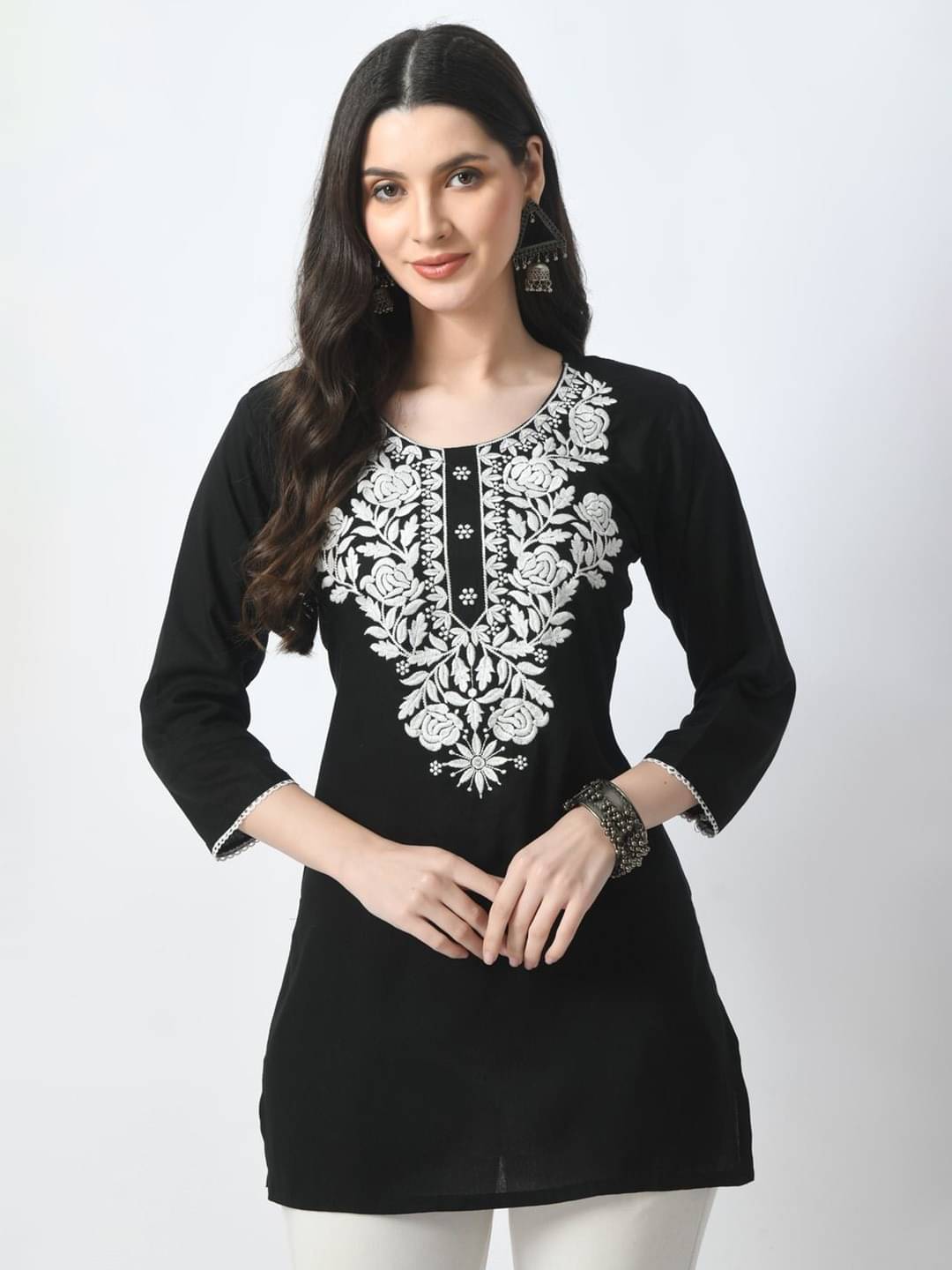 OMAYA Women Rayon Embroidered Straight Kurti ( Black ) OMAYA Women Rayon Embroidered Straight Kurti ( Black )