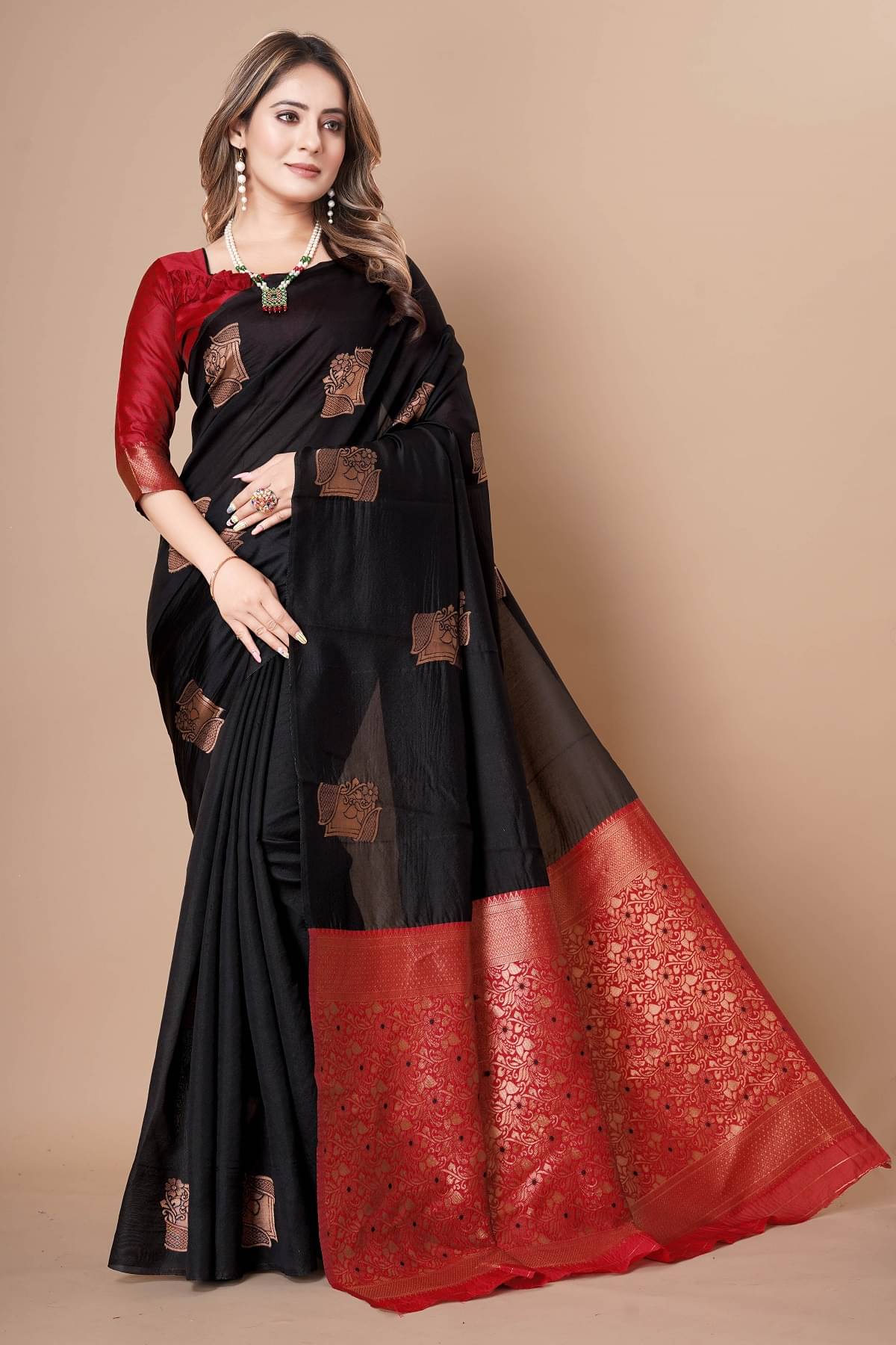 Semore Art Silk Solid Banarasi saree With Unstitched Blouse Piece ( Black )     			Semore Art Silk Solid Banarasi saree With Unstitched Blouse Piece ( Black )