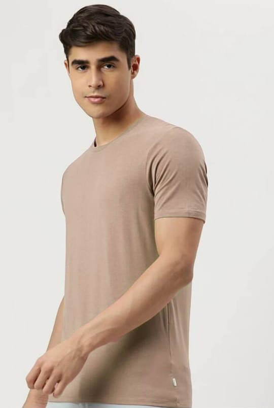     			TISSORA Men Cotton Blend Regular Fit Solid T-Shirt ( Camel )