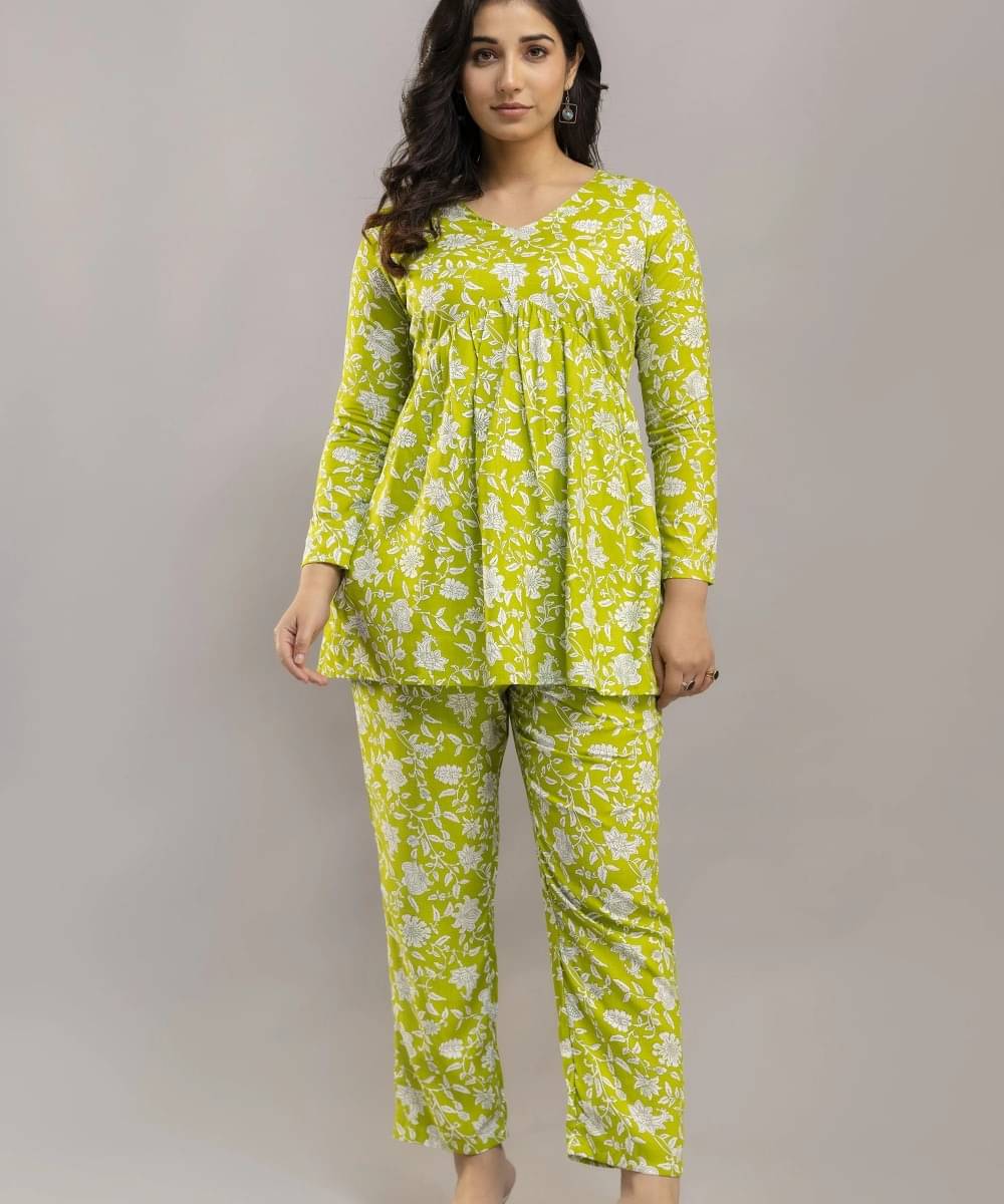     			CHANCHAL FASHION Women Printed Tunic With Trousers Co-Ord Set ( Green )