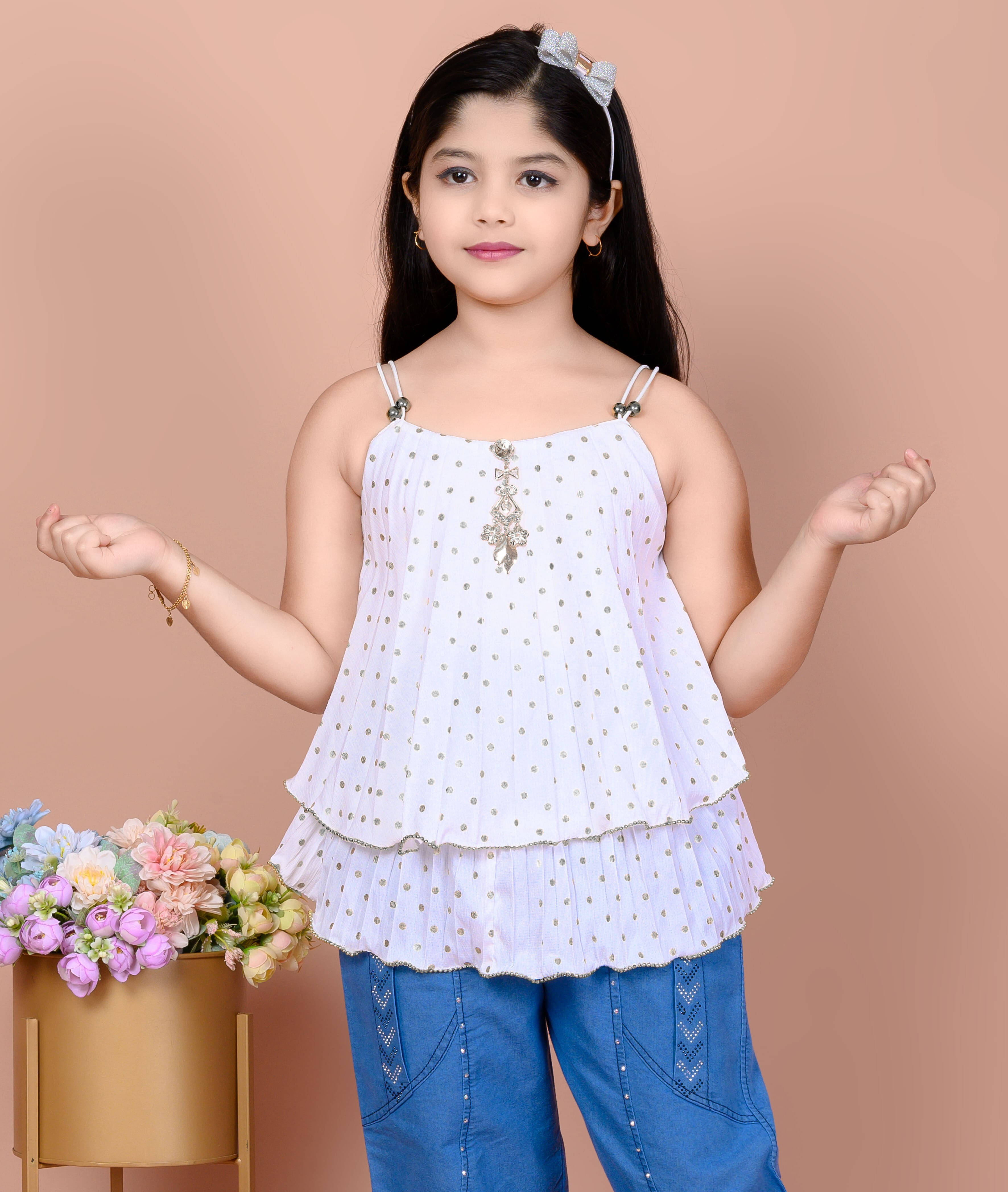     			DarjiFashion Pack of 1 Girls Georgette Top ( White )