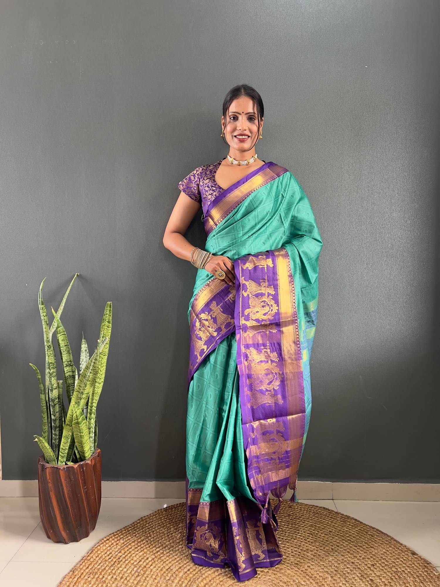     			JULEE Cotton Silk Embellished Paithani Sarees With Unstitched Blouse Piece ( Rama )