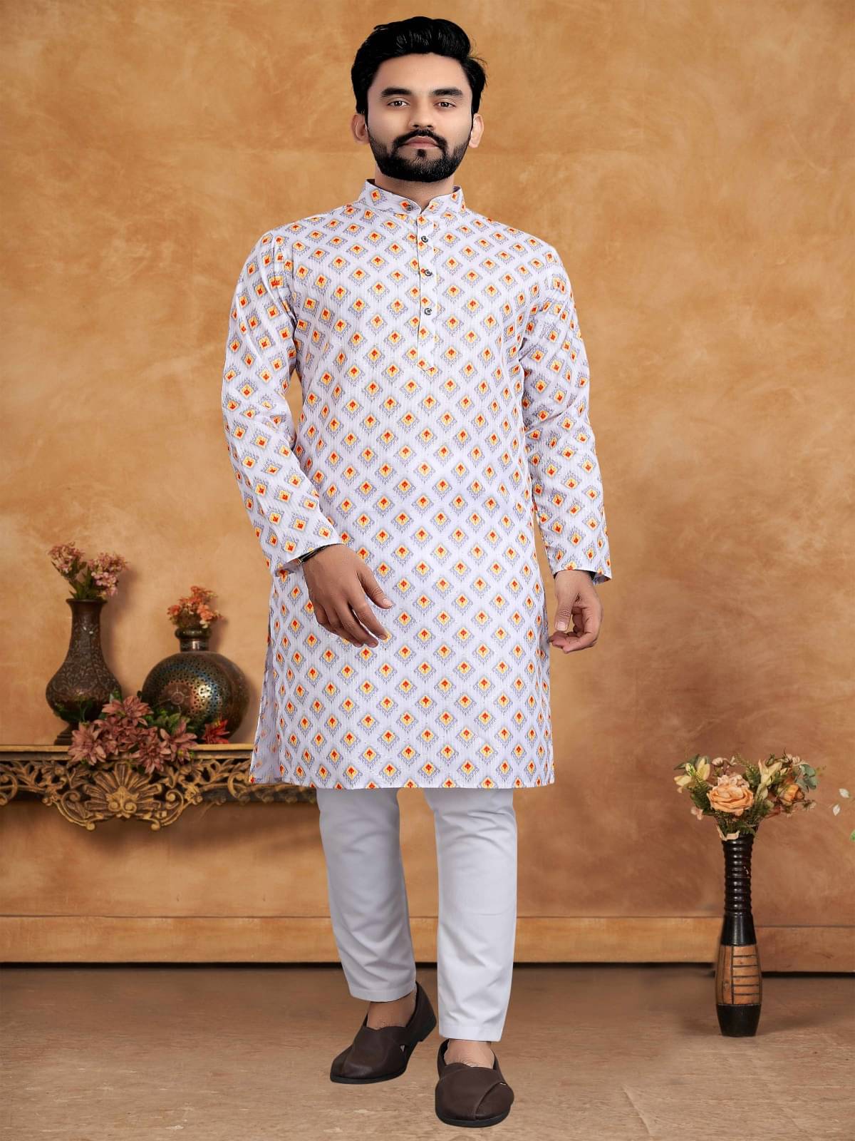     			KC Kunj Creation Off-White Cotton Blend Regular Fit Men's Kurta Pyjama Set ( Pack of 1 )