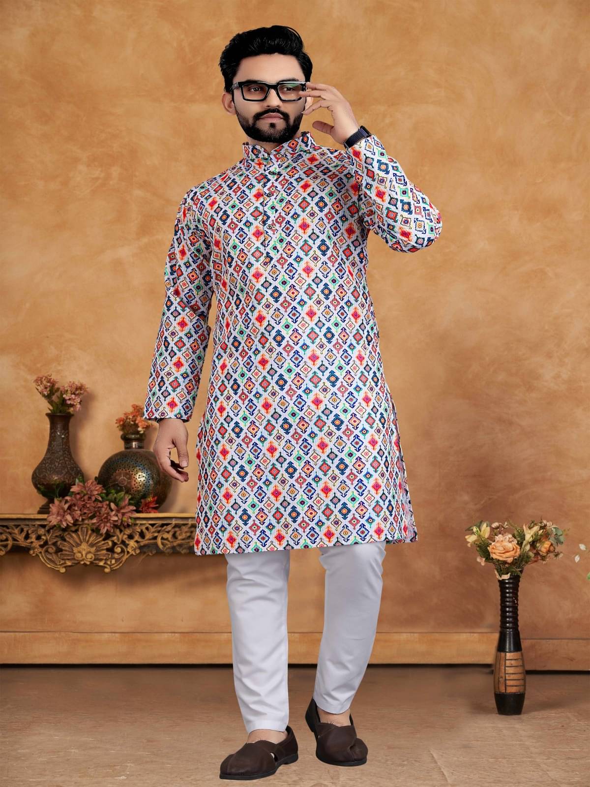     			KC Kunj Creation White Cotton Blend Regular Fit Men's Kurta Pyjama Set ( Pack of 1 )