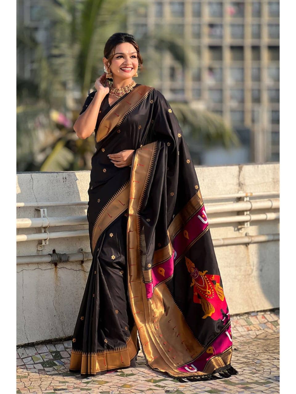 Semore Art Silk Embellished Paithani Sarees With Unstitched Blouse Piece ( Black ) - Sarees | Buy online on ZillyBuy