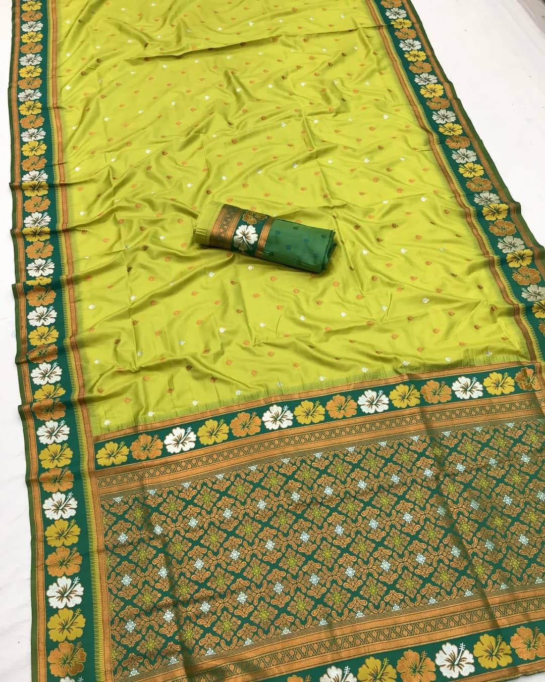 Semore Art Silk Solid Banarasi saree With Unstitched Blouse Piece ( Yellow )     			Semore Art Silk Solid Banarasi saree With Unstitched Blouse Piece ( Yellow )