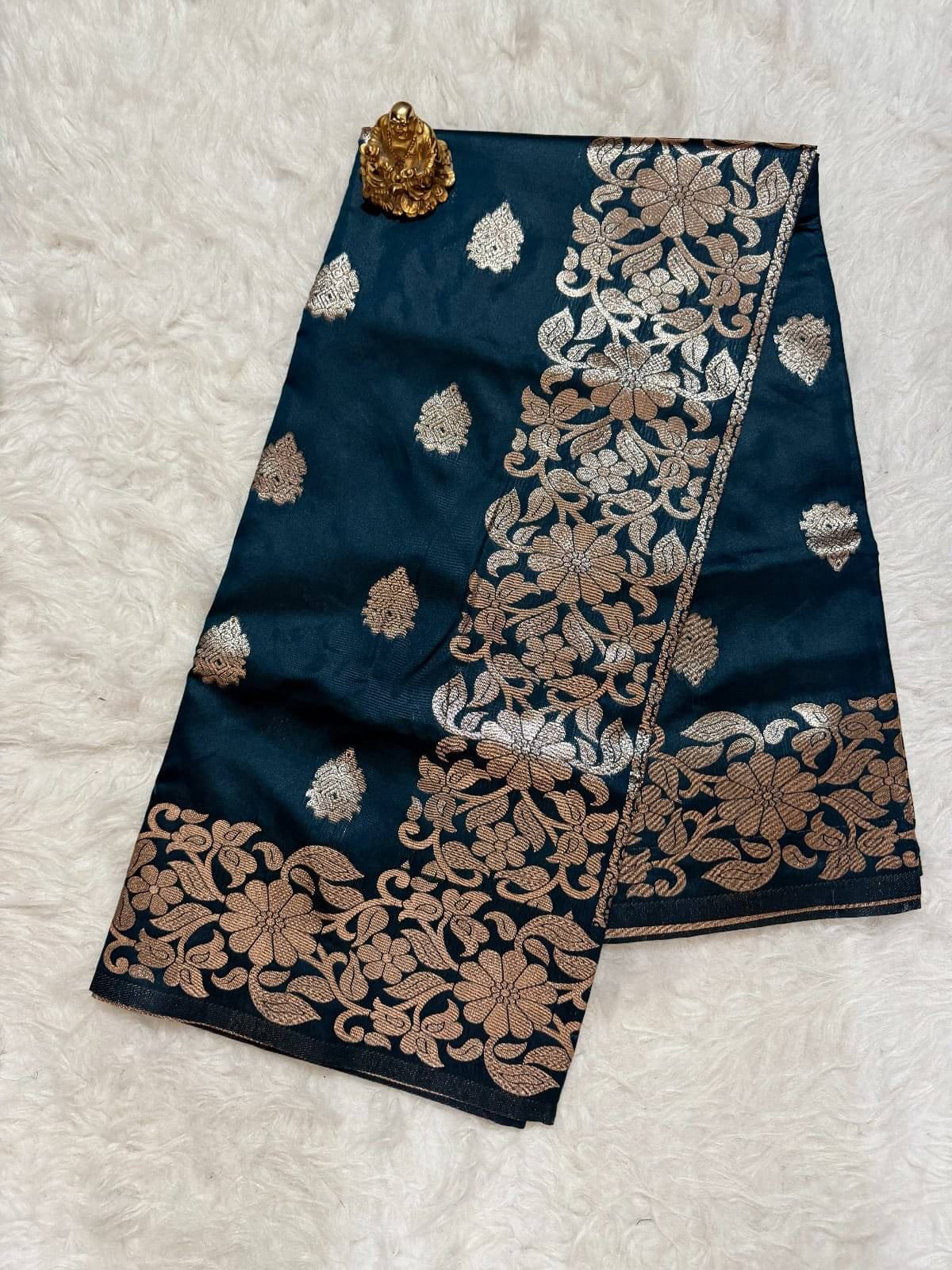     			Semore Art Silk Solid Banarasi saree With Unstitched Blouse Piece ( Beige )