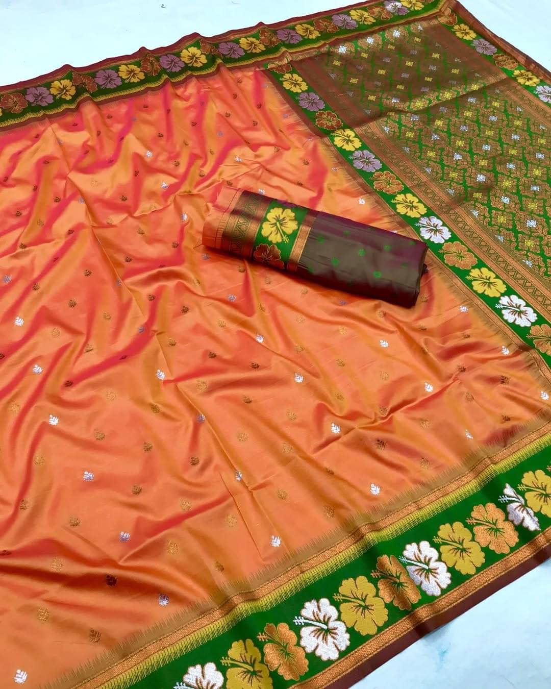     			Semore Art Silk Solid Banarasi saree With Unstitched Blouse Piece ( Orange )