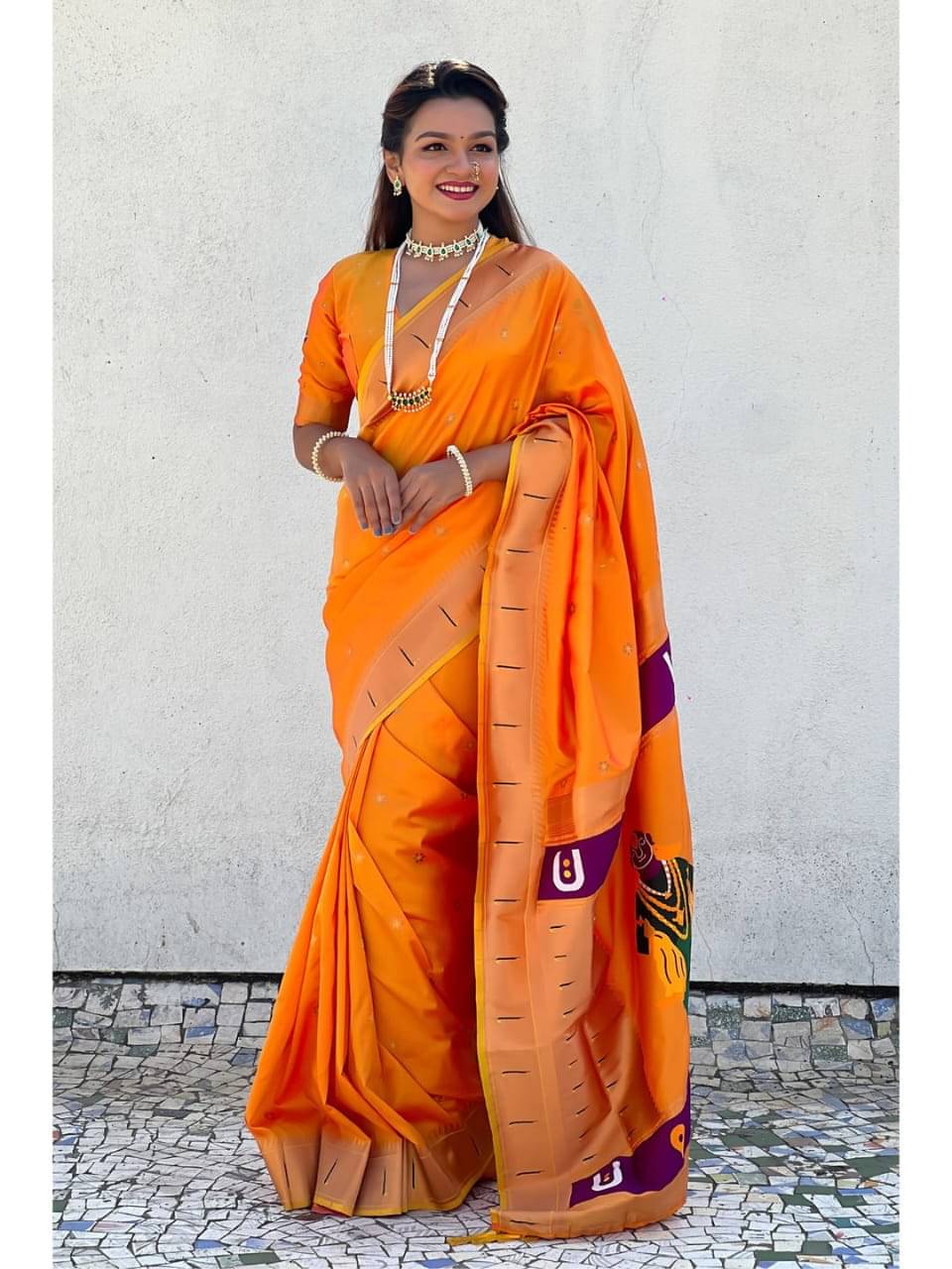     			Semore Art Silk Solid Paithani Sarees With Unstitched Blouse Piece ( Gold )
