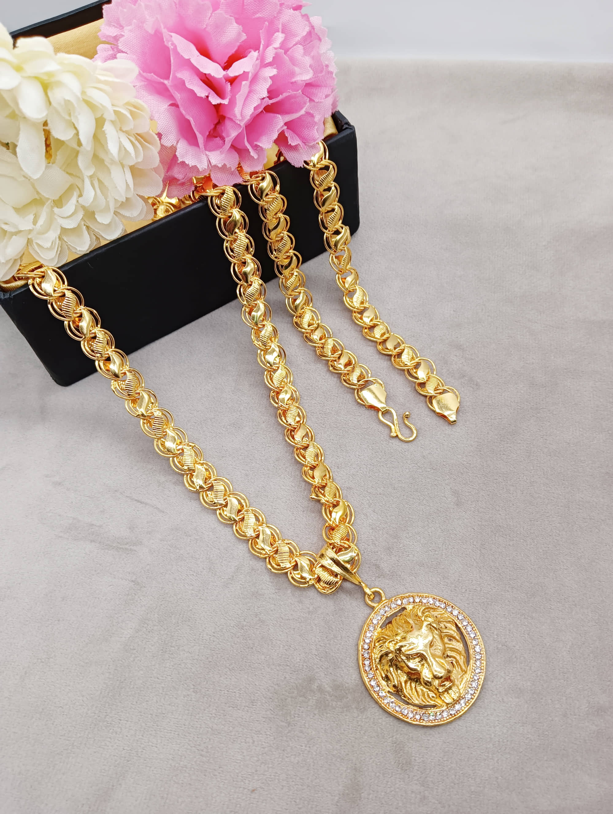 KRIMO GOLD PLATED PENDANT AND CHAIN FOR MEN OR BOYS-100363