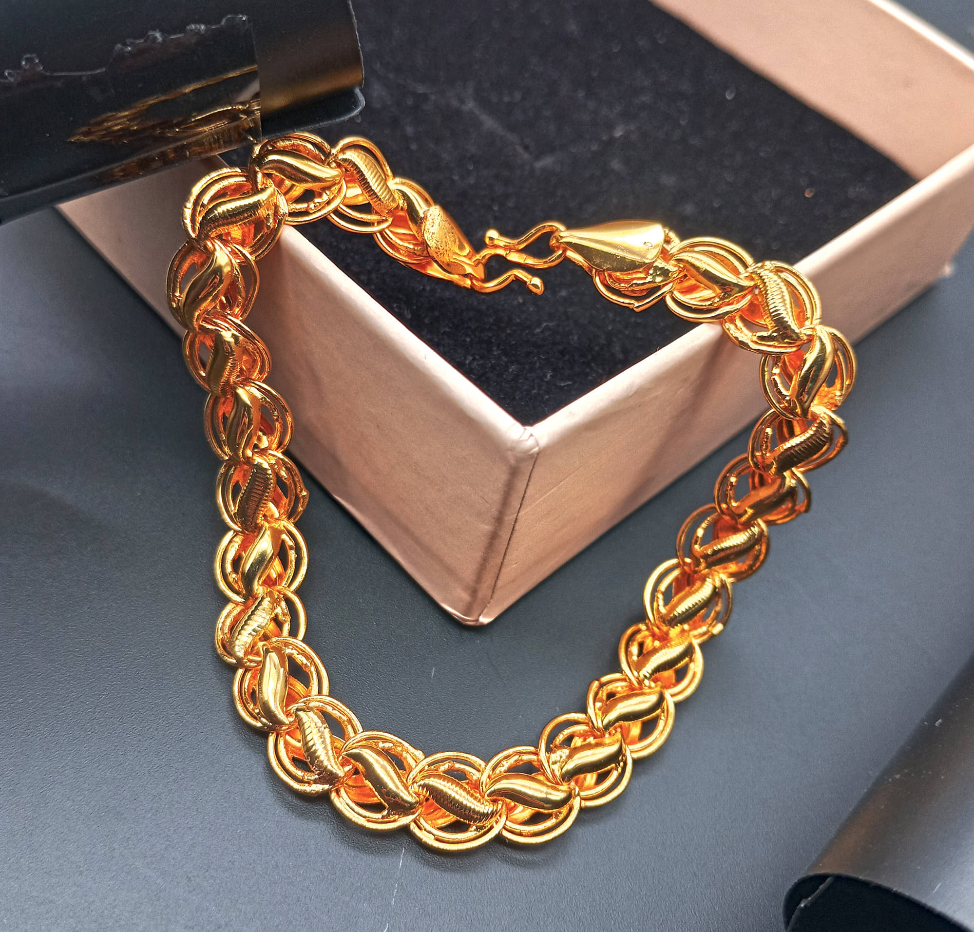     			KRIMO Gold Bracelet ( Pack of 1 )