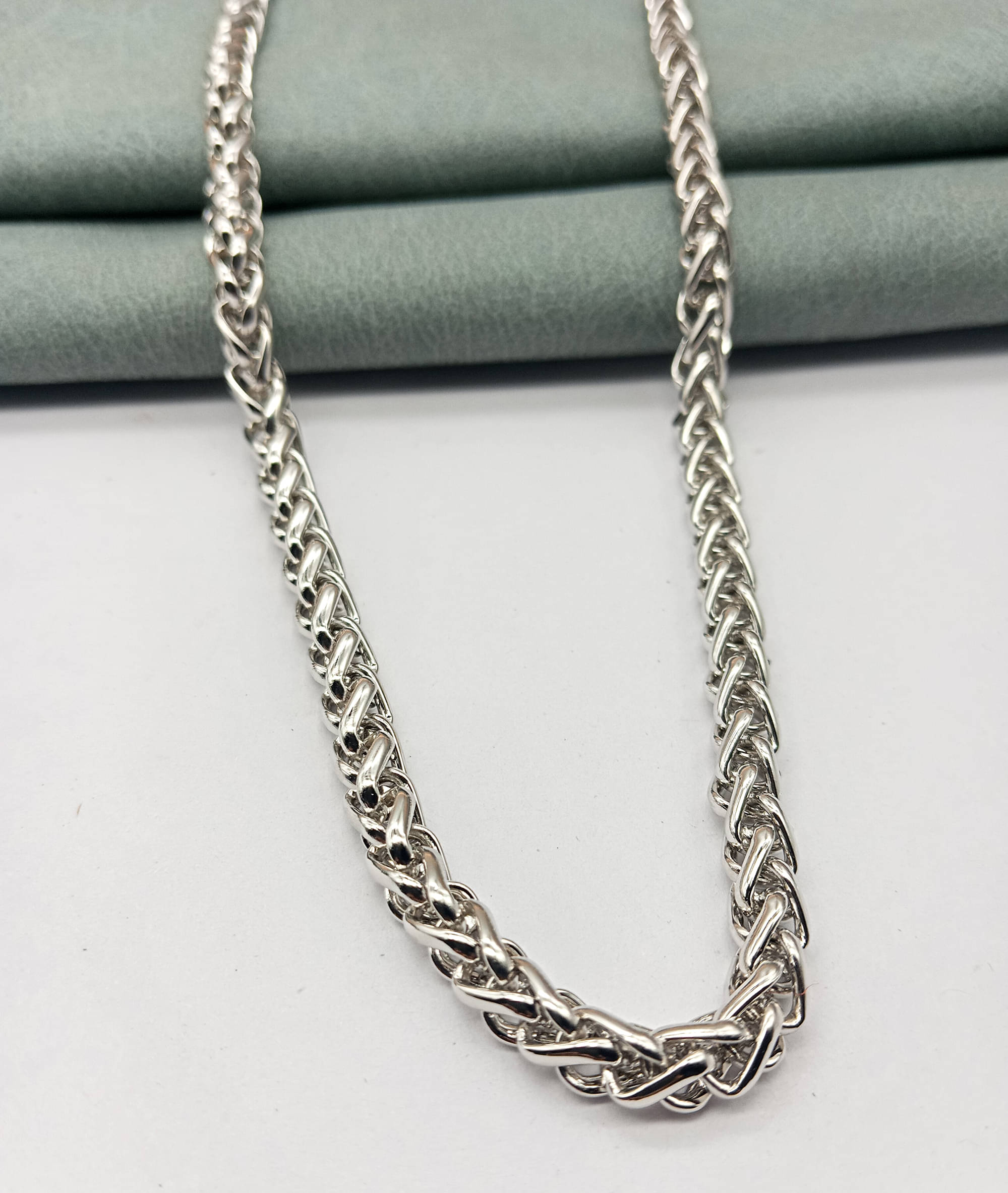     			KRIMO Silver Plated Chain ( Set of 1 )