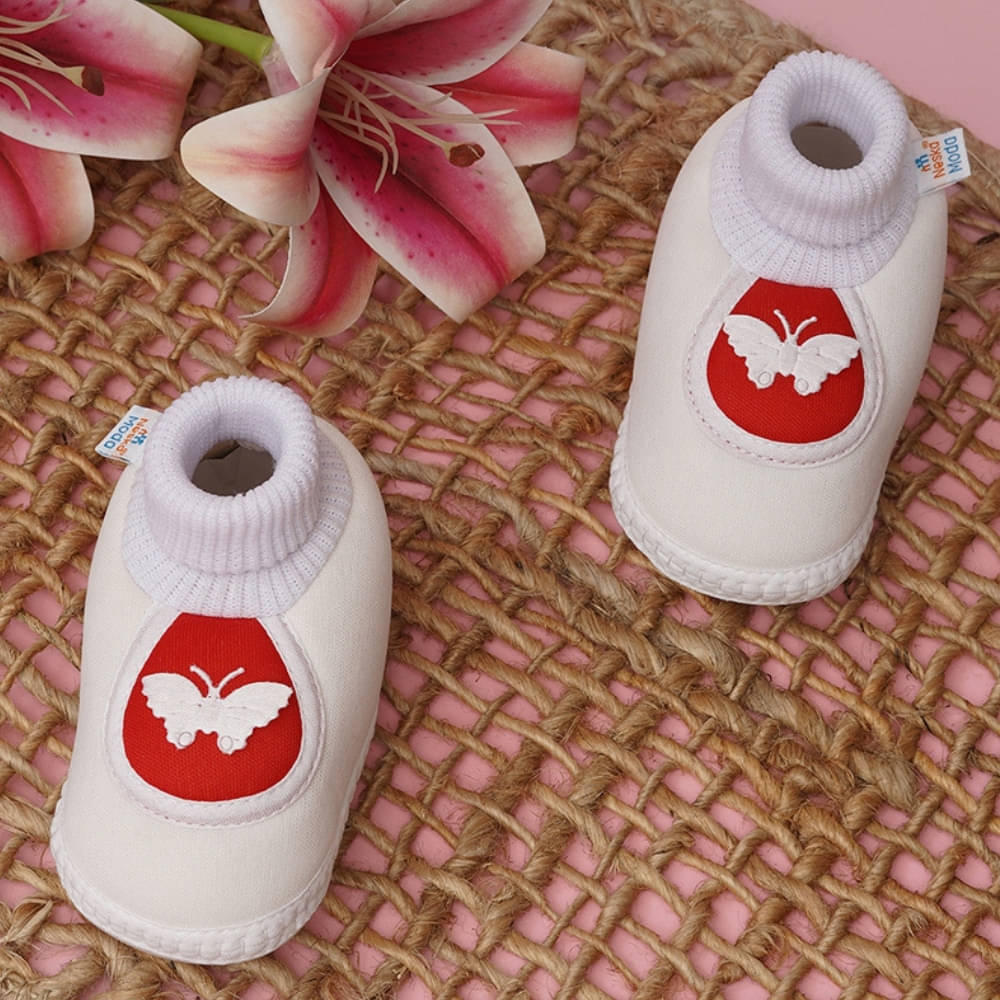     			Neska Moda - White Booties For Baby Boy & Baby Girl 6-12 Months ( Pack of 1 )