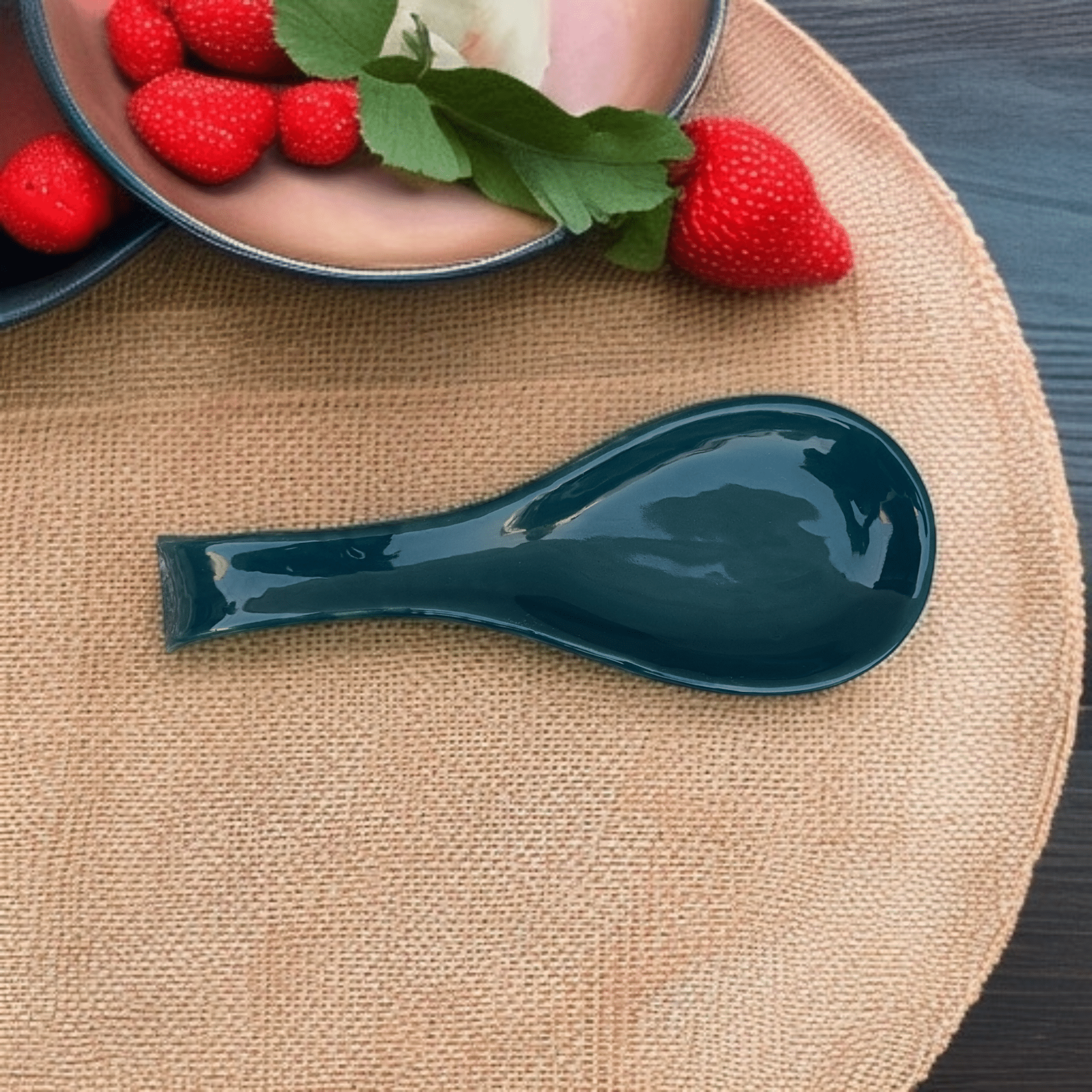     			RAFOLEEN Spoon Rest Ceramic Printed Soup Spoon Dark Green ( Pack of 1 )
