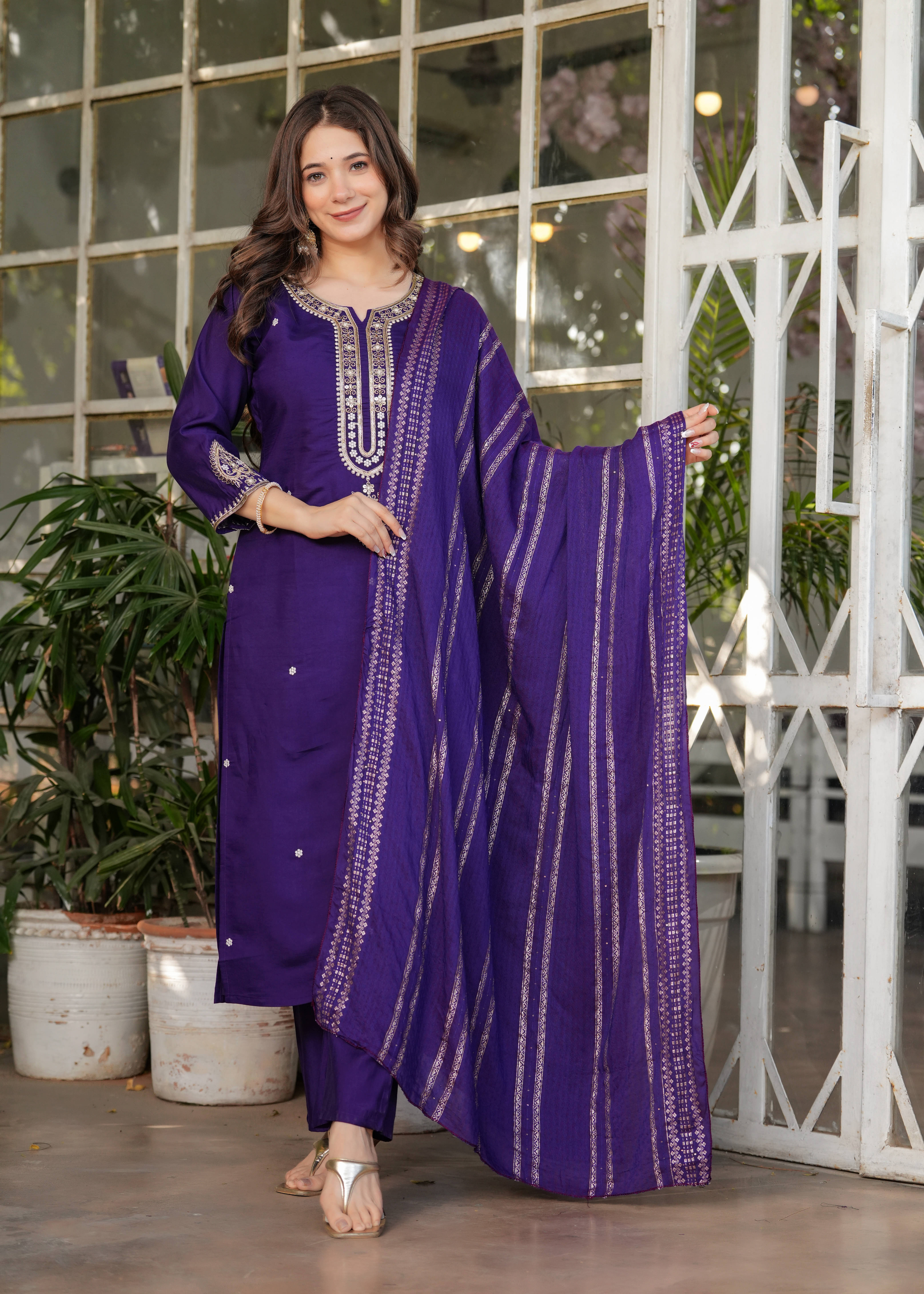 THE52 Women Viscose Embroidered Straight Kurti With Pants ( Purple ) THE52 Women Viscose Embroidered Straight Kurti With Pants ( Purple )