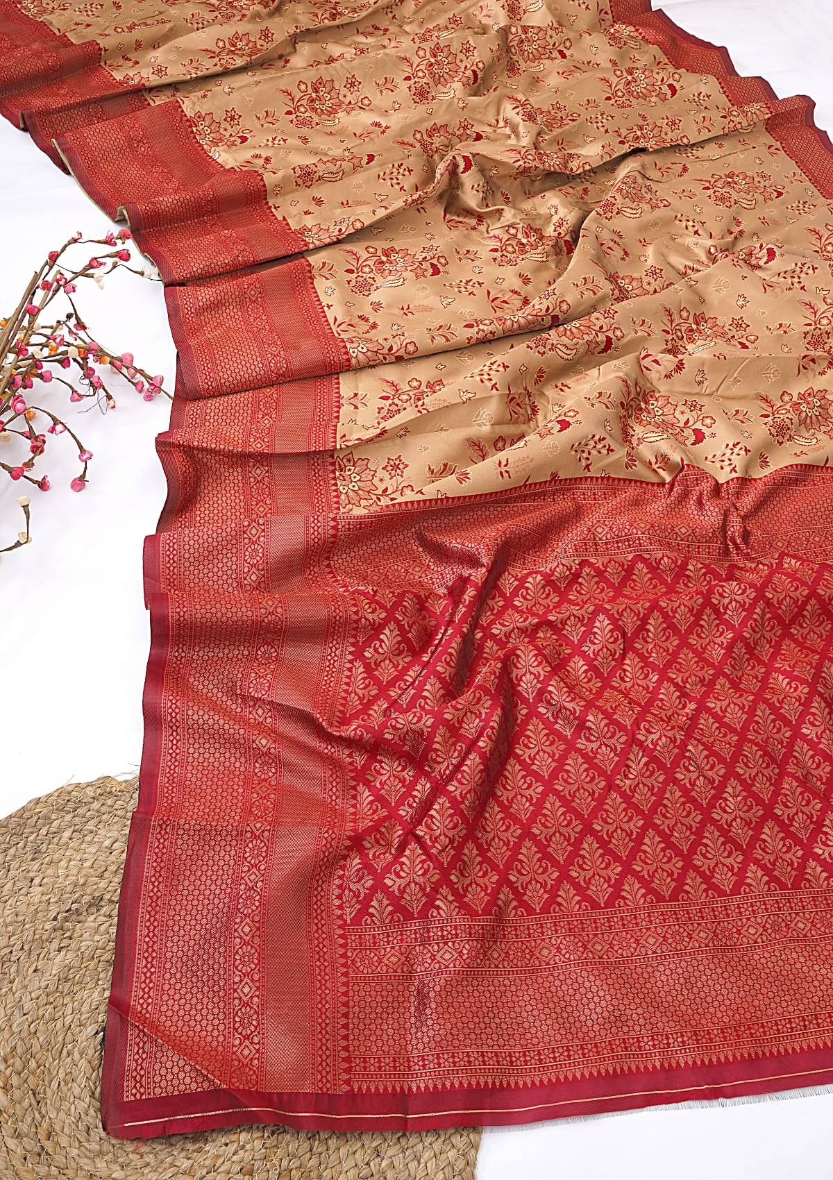     			ISARA Art Silk Solid Banarasi saree With Unstitched Blouse Piece ( Cream )