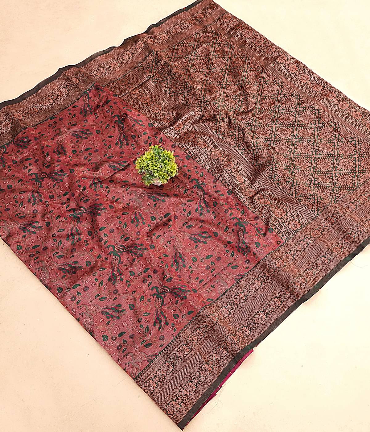 ISARA Art Silk Solid Banarasi saree With Unstitched Blouse Piece ( Maroon ) ISARA Art Silk Solid Banarasi saree With Unstitched Blouse Piece ( Maroon )