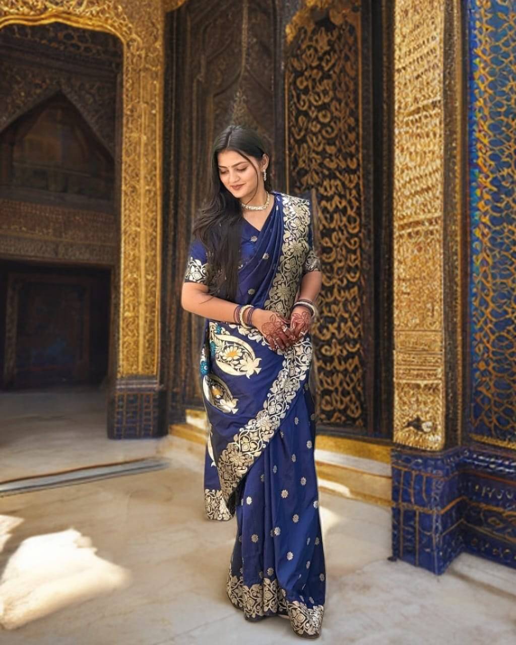 KALIPATRA Art Silk Solid Banarasi saree With Unstitched Blouse Piece ( Navy Blue )     			KALIPATRA Art Silk Solid Banarasi saree With Unstitched Blouse Piece ( Navy Blue )