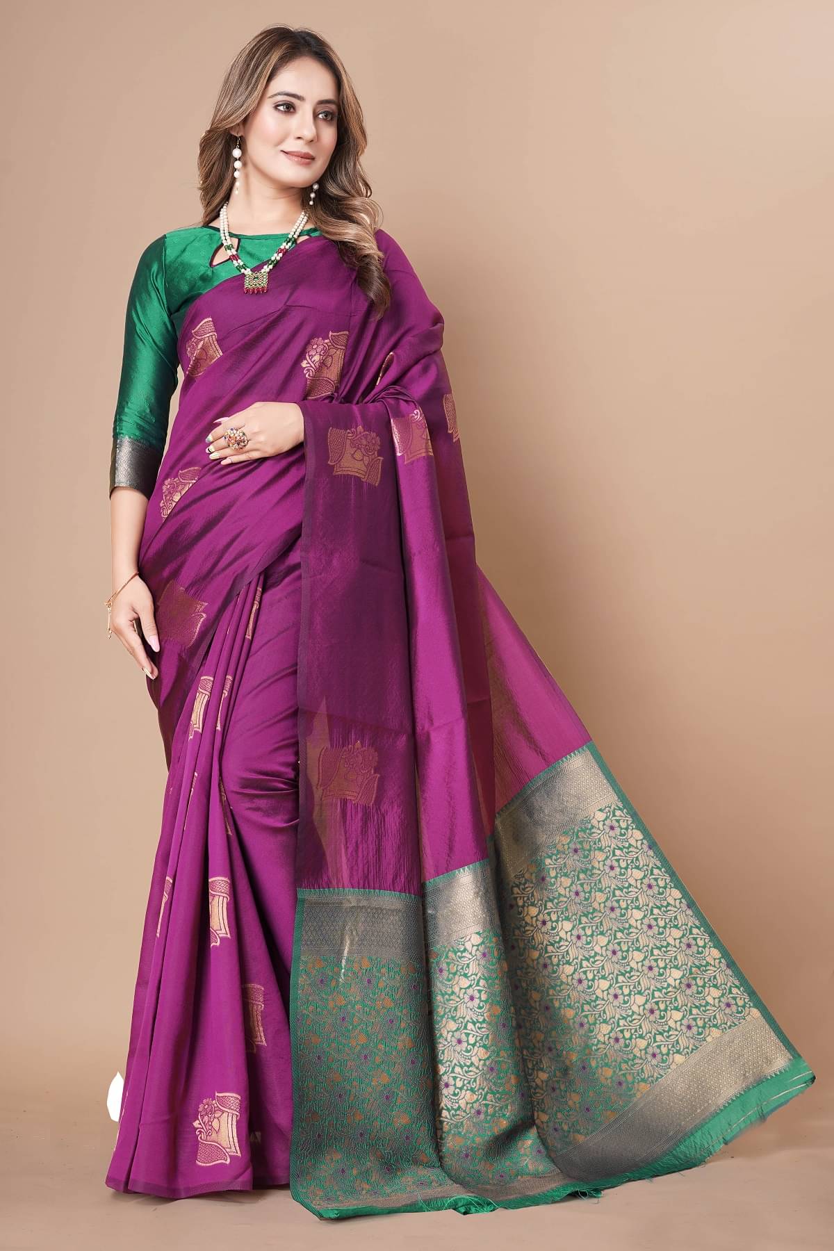 KALIPATRA Art Silk Solid Banarasi saree With Unstitched Blouse Piece ( Wine ) KALIPATRA Art Silk Solid Banarasi saree With Unstitched Blouse Piece ( Wine )