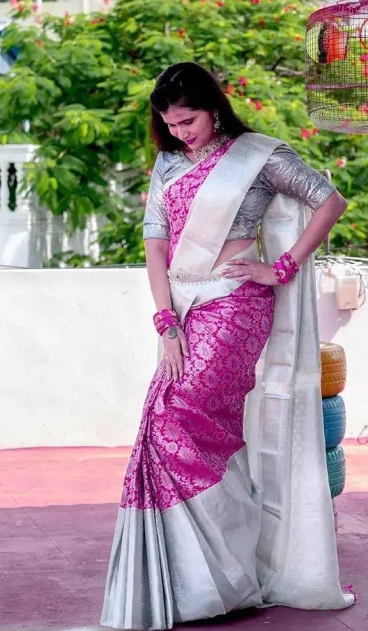 KALIPATRA Art Silk Solid Banarasi saree With Unstitched Blouse Piece ( Pink ) KALIPATRA Art Silk Solid Banarasi saree With Unstitched Blouse Piece ( Pink )