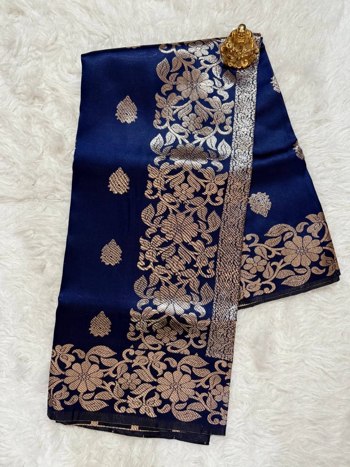 KALIPATRA Art Silk Solid Banarasi saree With Unstitched Blouse Piece ( Navy Blue )     			KALIPATRA Art Silk Solid Banarasi saree With Unstitched Blouse Piece ( Navy Blue )