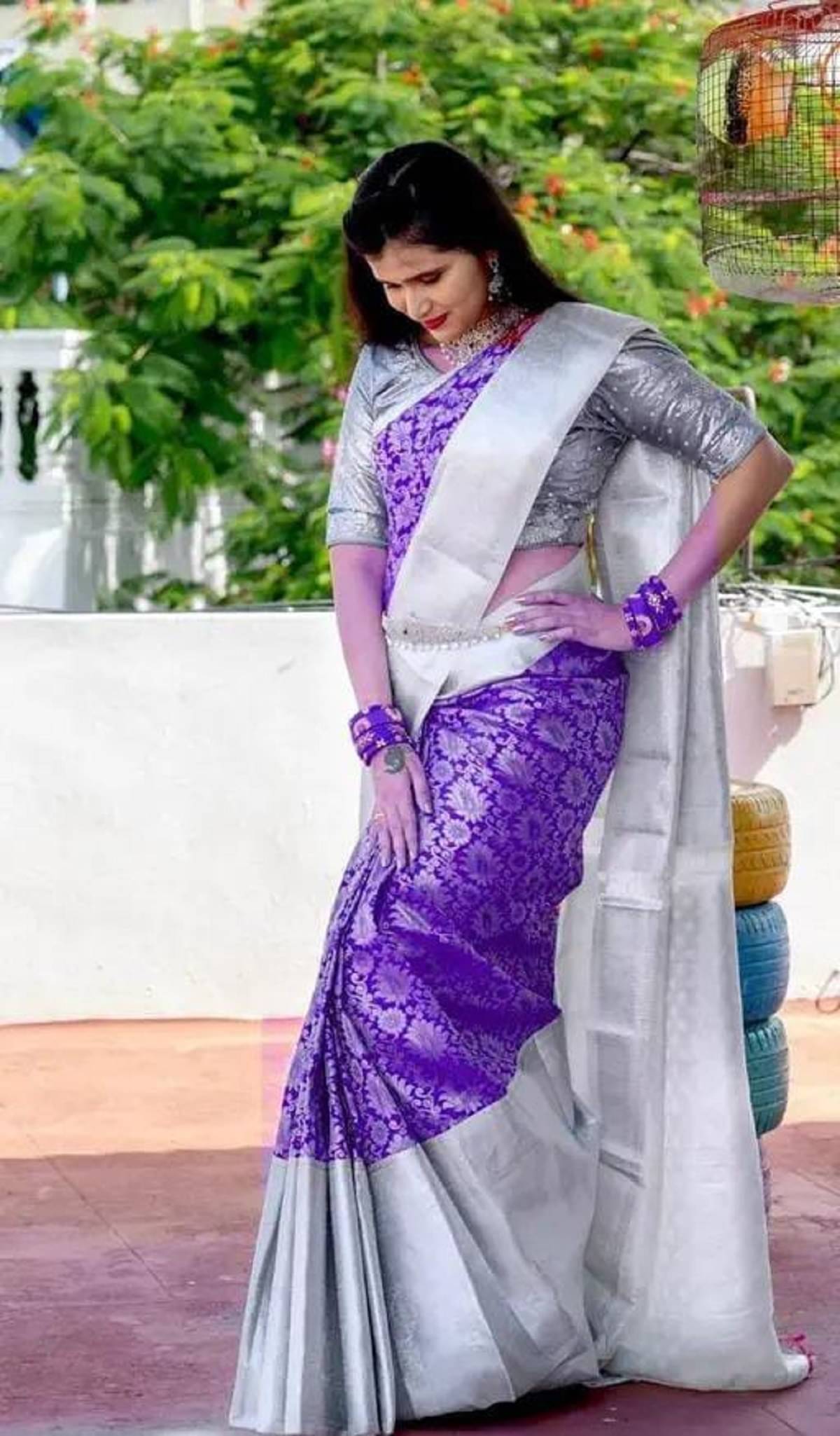 KALIPATRA Art Silk Solid Banarasi saree With Unstitched Blouse Piece ( Purple ) KALIPATRA Art Silk Solid Banarasi saree With Unstitched Blouse Piece ( Purple )