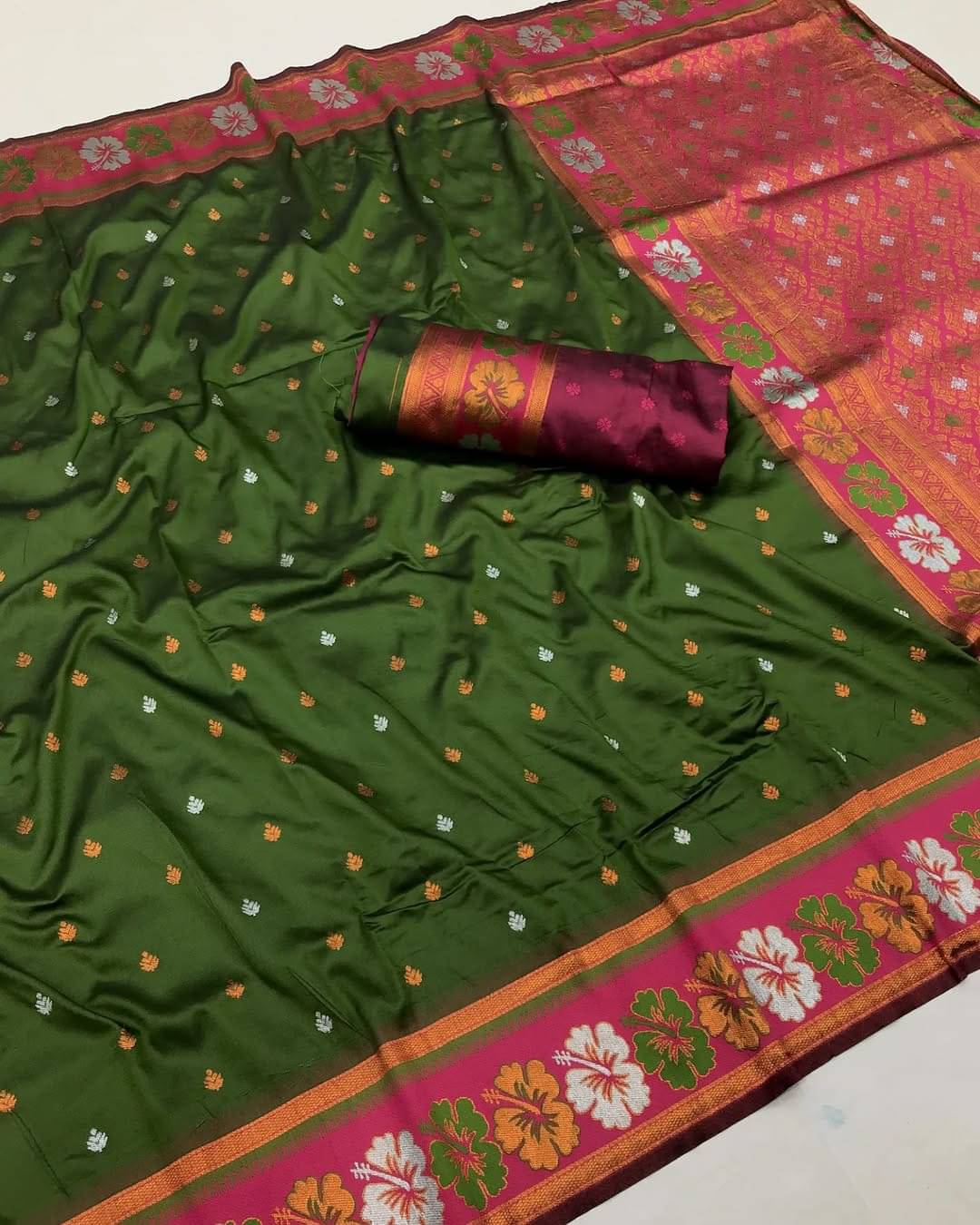 KALIPATRA Art Silk Solid Banarasi saree With Unstitched Blouse Piece ( Light Green ) KALIPATRA Art Silk Solid Banarasi saree With Unstitched Blouse Piece ( Light Green )