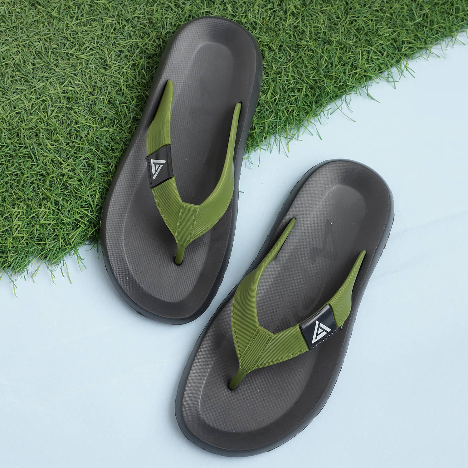     			OZZOH Dark Grey Men's Daily Slipper