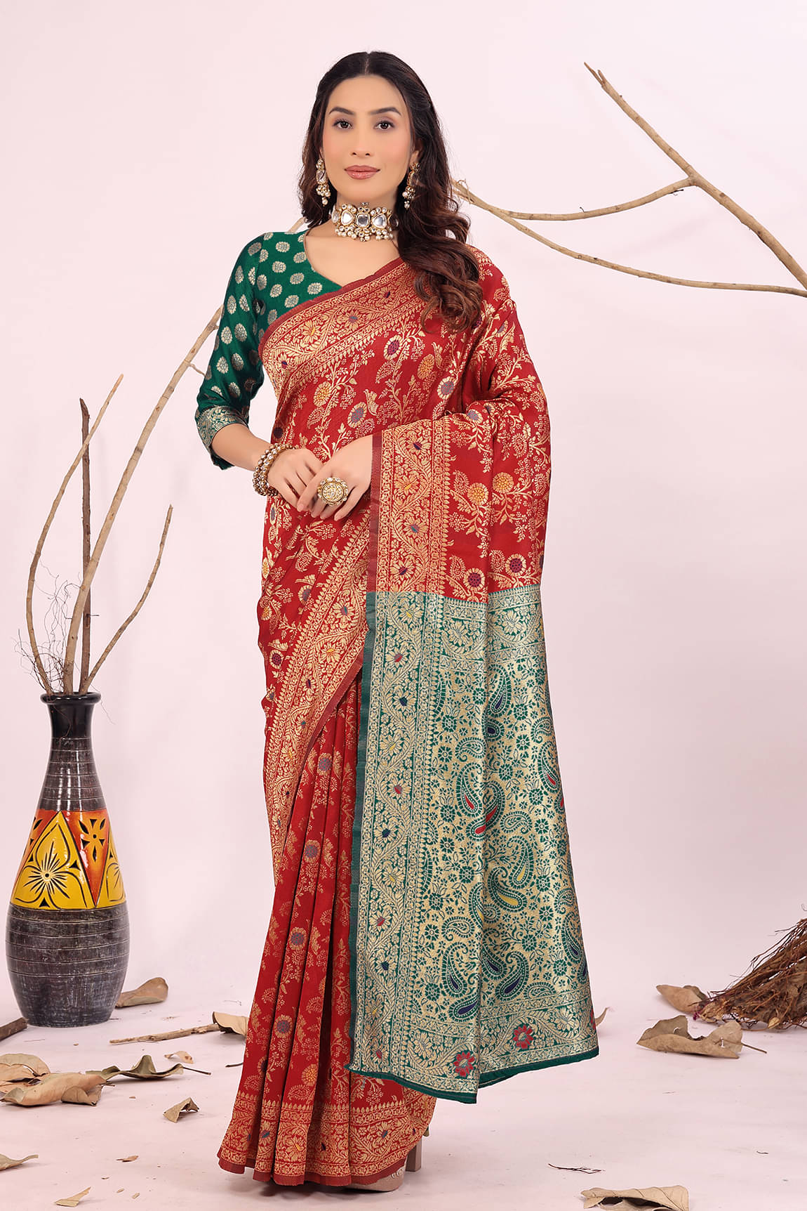 Saadhvi Art Silk Solid Banarasi saree With Unstitched Blouse Piece ( Red ) Saadhvi Art Silk Solid Banarasi saree With Unstitched Blouse Piece ( Red )