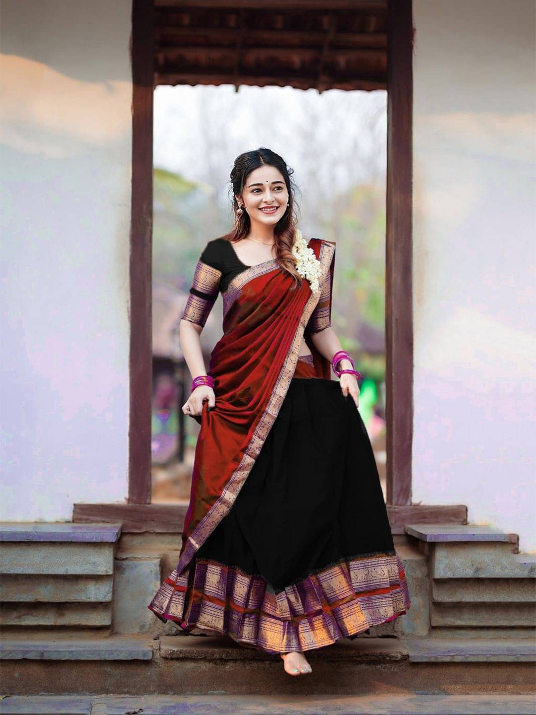 Apnisha Art Silk Solid Paithani Sarees With Unstitched Blouse Piece ( Black ) Apnisha Art Silk Solid Paithani Sarees With Unstitched Blouse Piece ( Black )