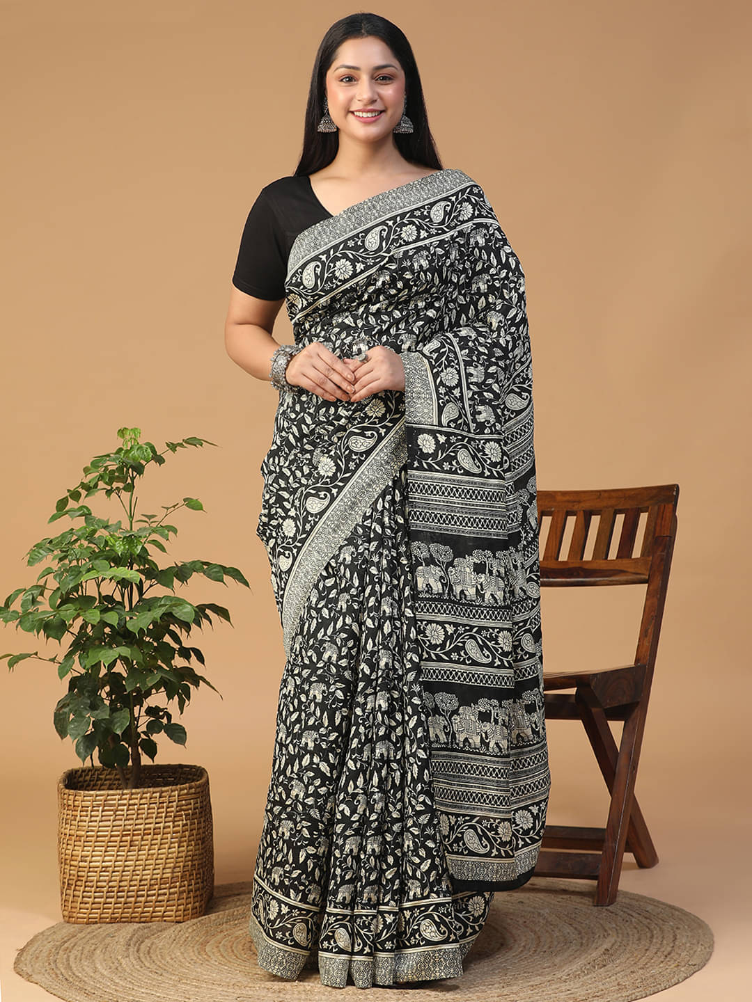     			Baloobi Cotton Blend Printed Banarasi saree With Unstitched Blouse Piece ( Black )
