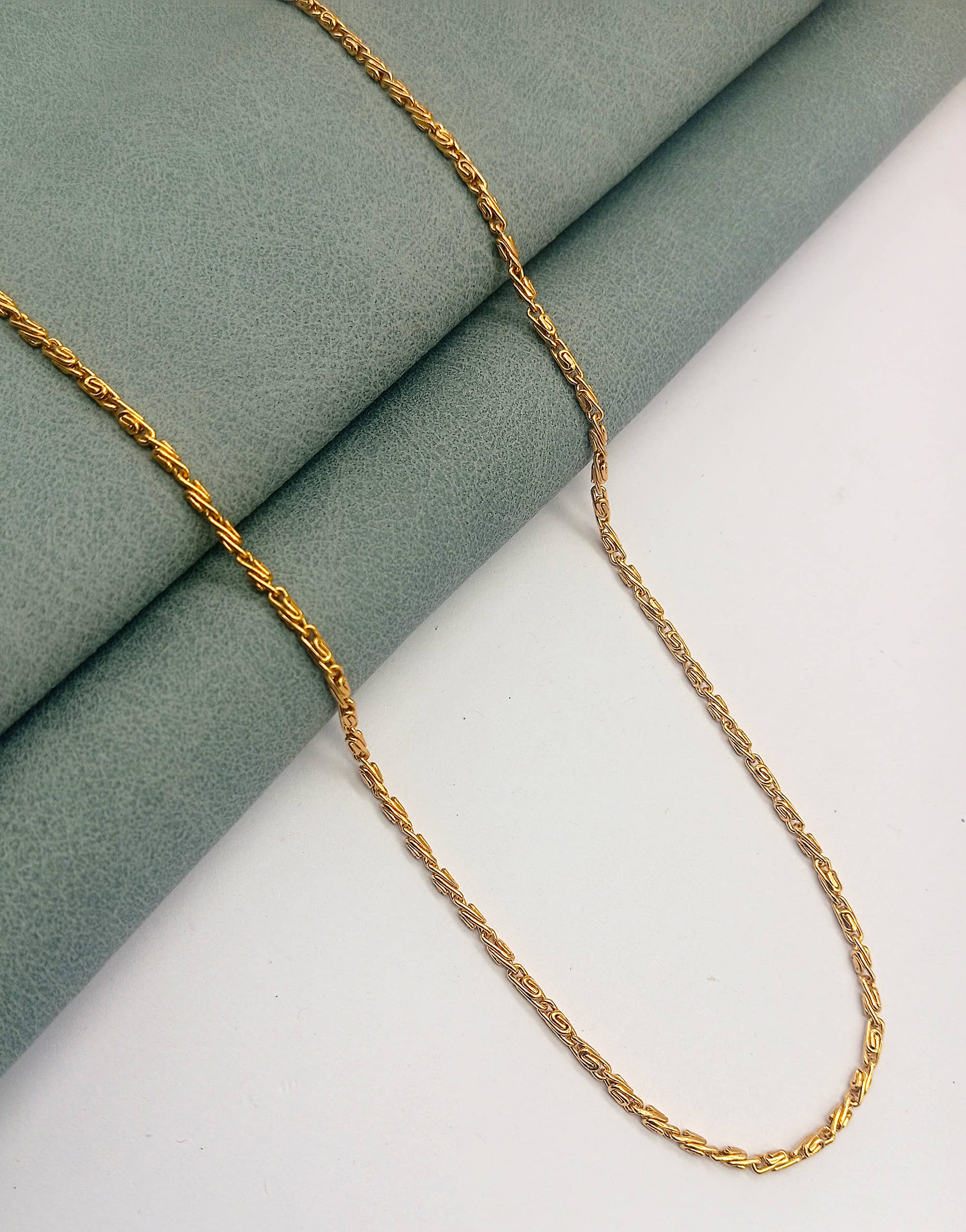 KRIMO Gold Plated Brass Chain ( Pack of 1 )