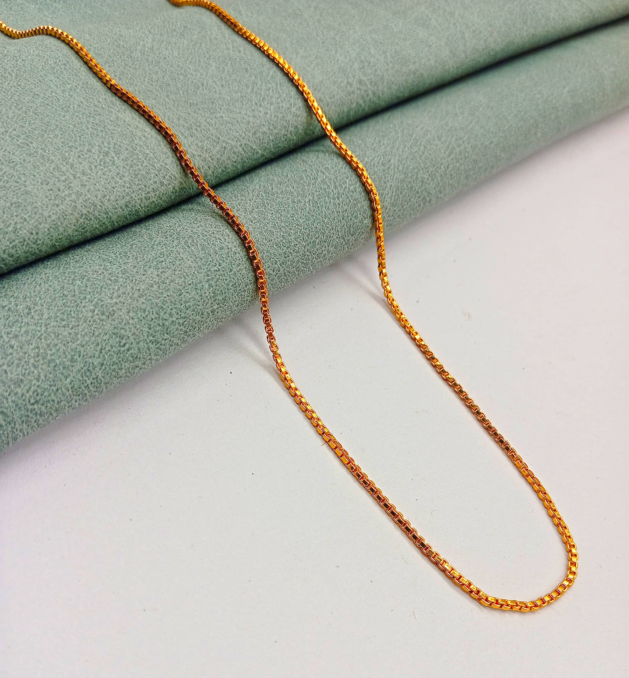 KRIMO Gold Plated Brass Chain ( Pack of 1 )