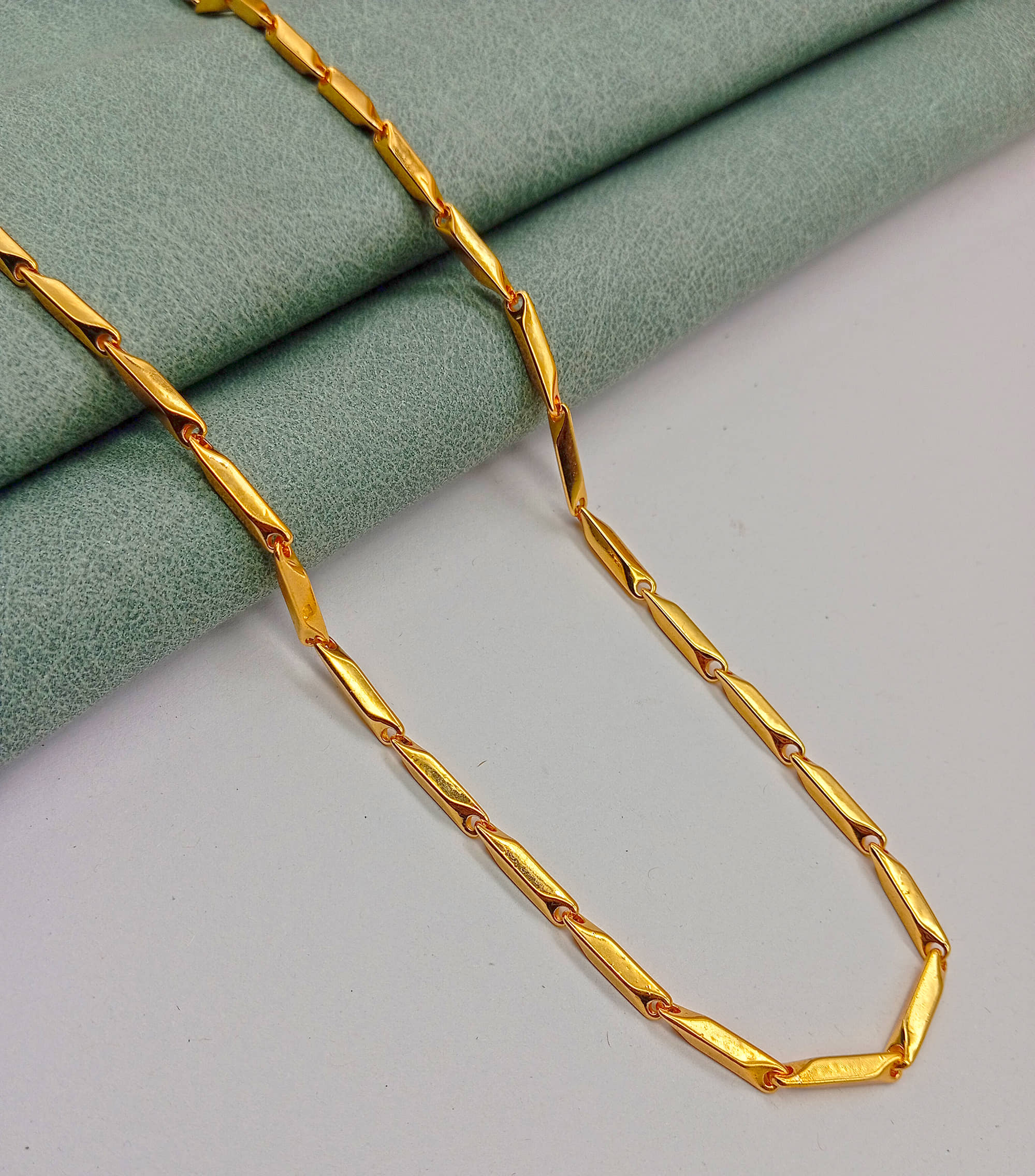 KRIMO Gold Plated Chain ( Set of 1 )