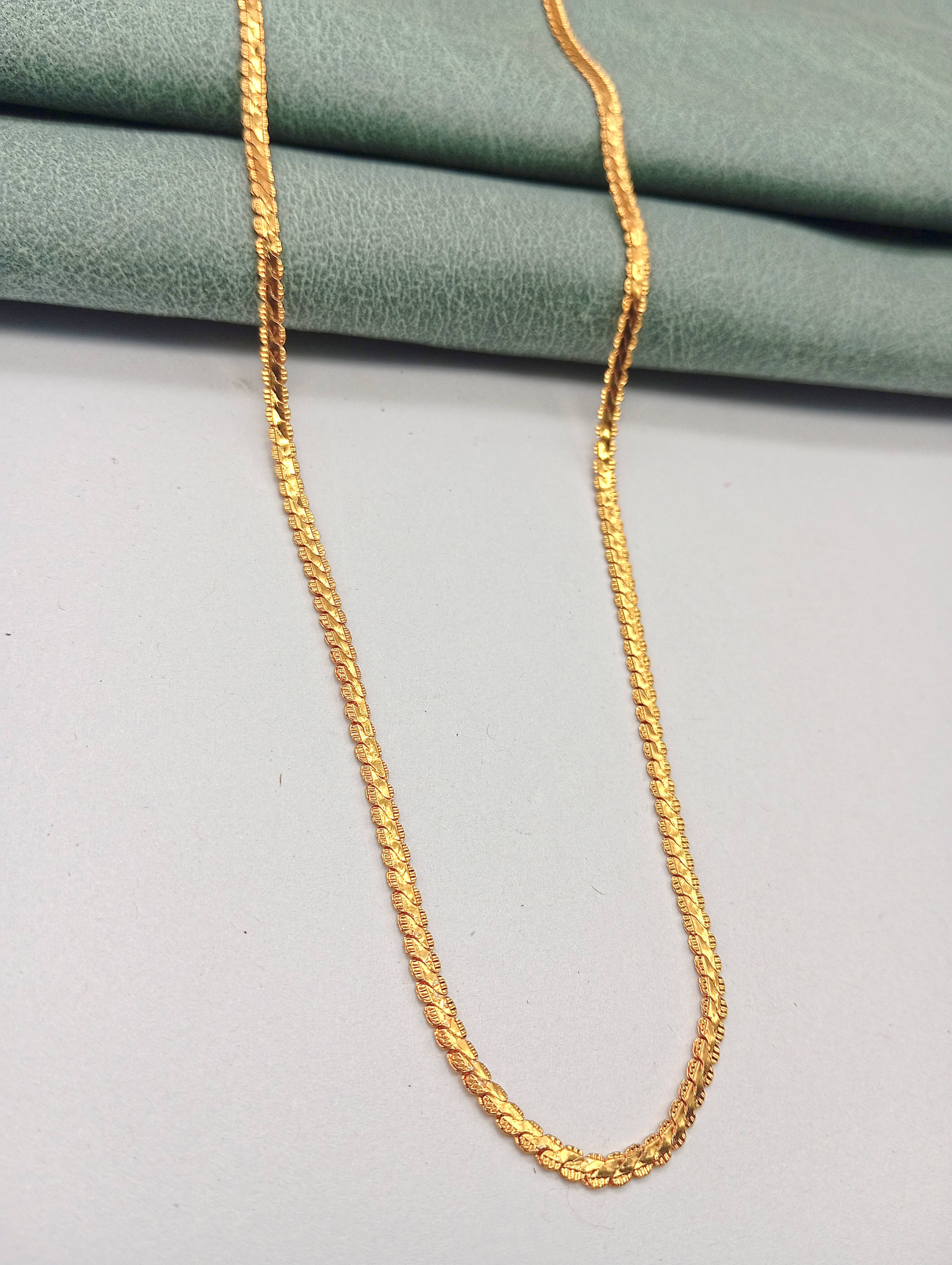 KRIMO Gold Plated Chain ( Set of 1 ) KRIMO Gold Plated Chain ( Set of 1 )