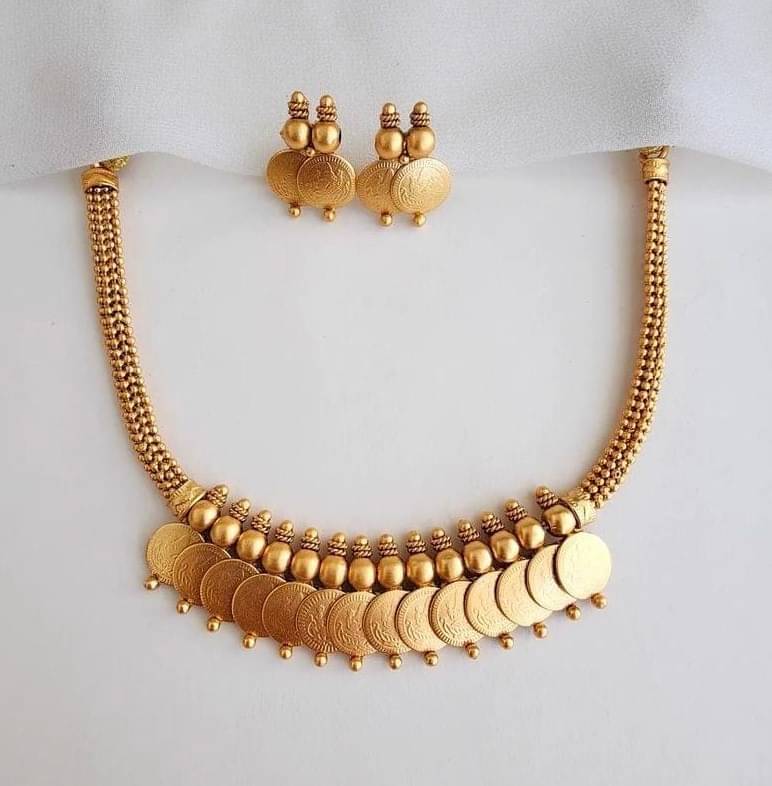     			Padmavati Bangles Golden Alloy Necklace Set ( Pack of 1 )