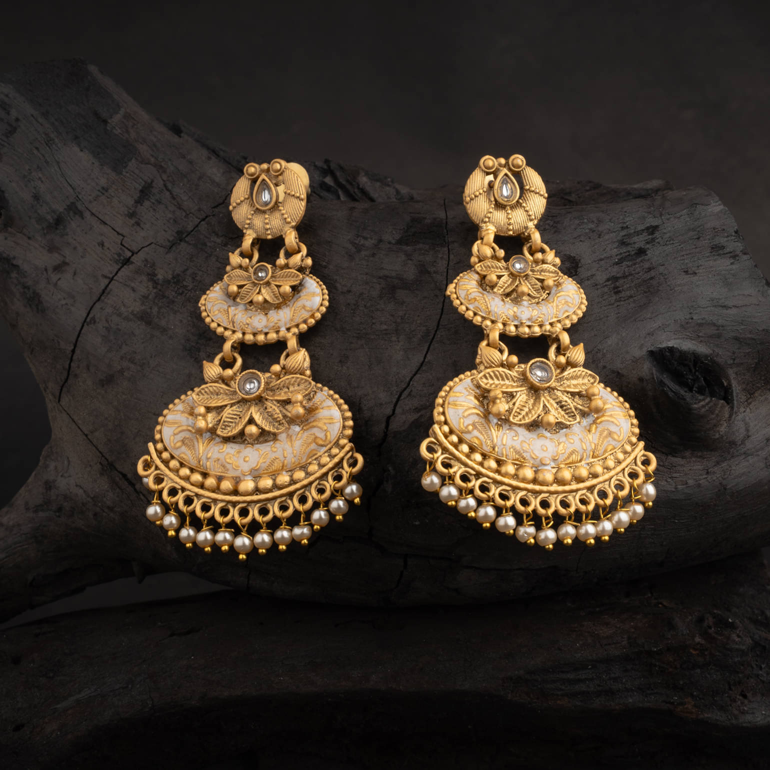     			Rhosyn Golden Drop Earrings ( Pack of 1 )