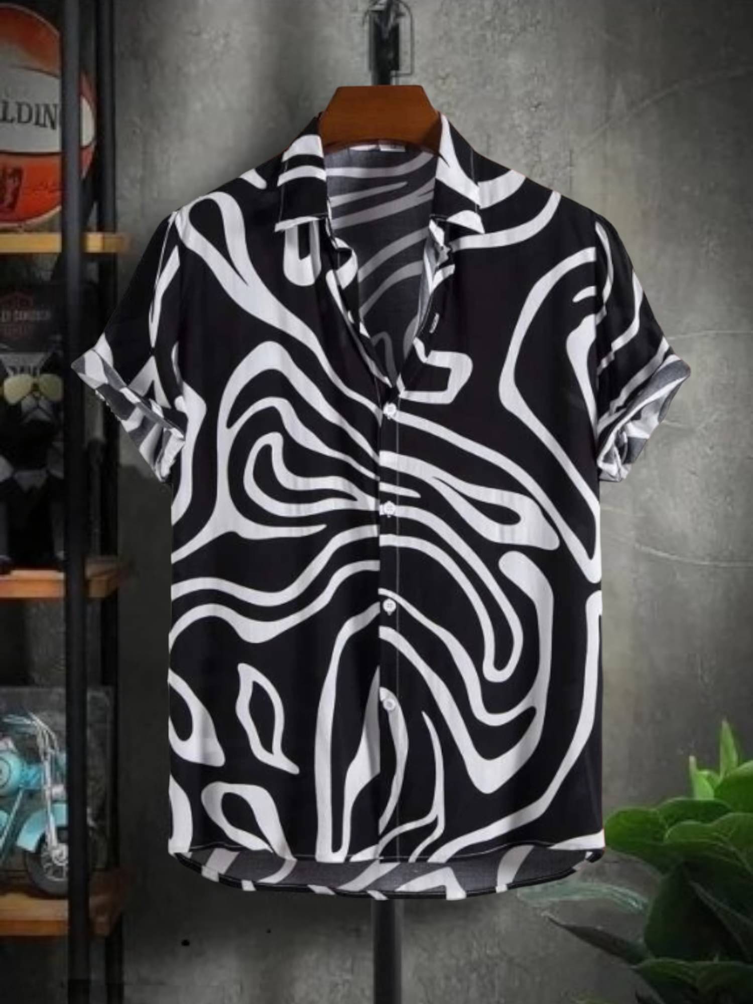    			Zonanza Polyester Regular Fit Printed Half Sleeves Men's Casual Shirt - Black ( Pack of 1 )
