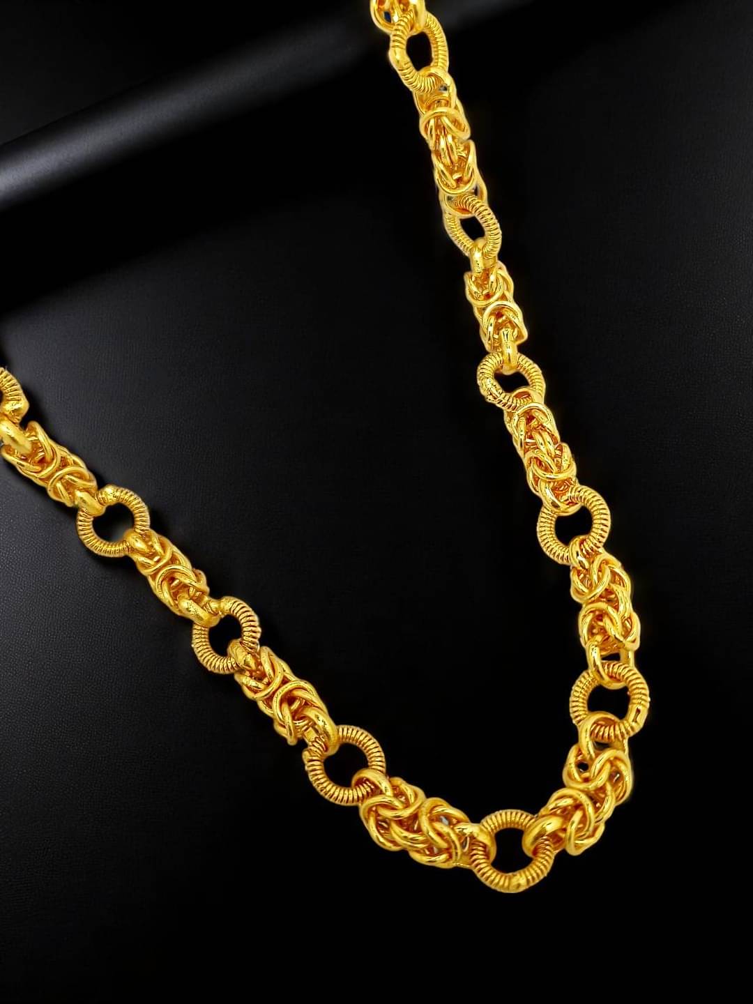     			9blings Gold Plated Alloy Chain ( Pack of 1 )