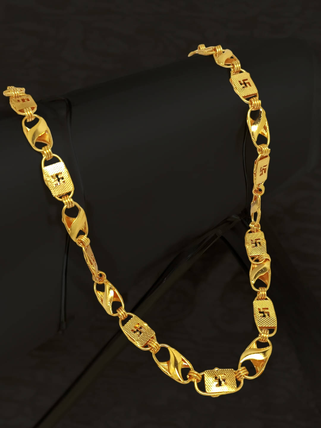     			9blings Gold Plated Alloy Chain ( Pack of 1 )